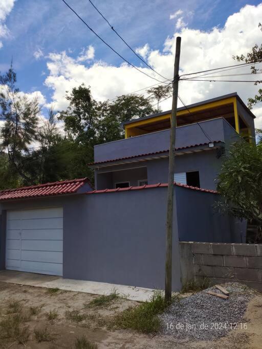 Casa, amplo terraço, churrasqueira, 8 pessoas