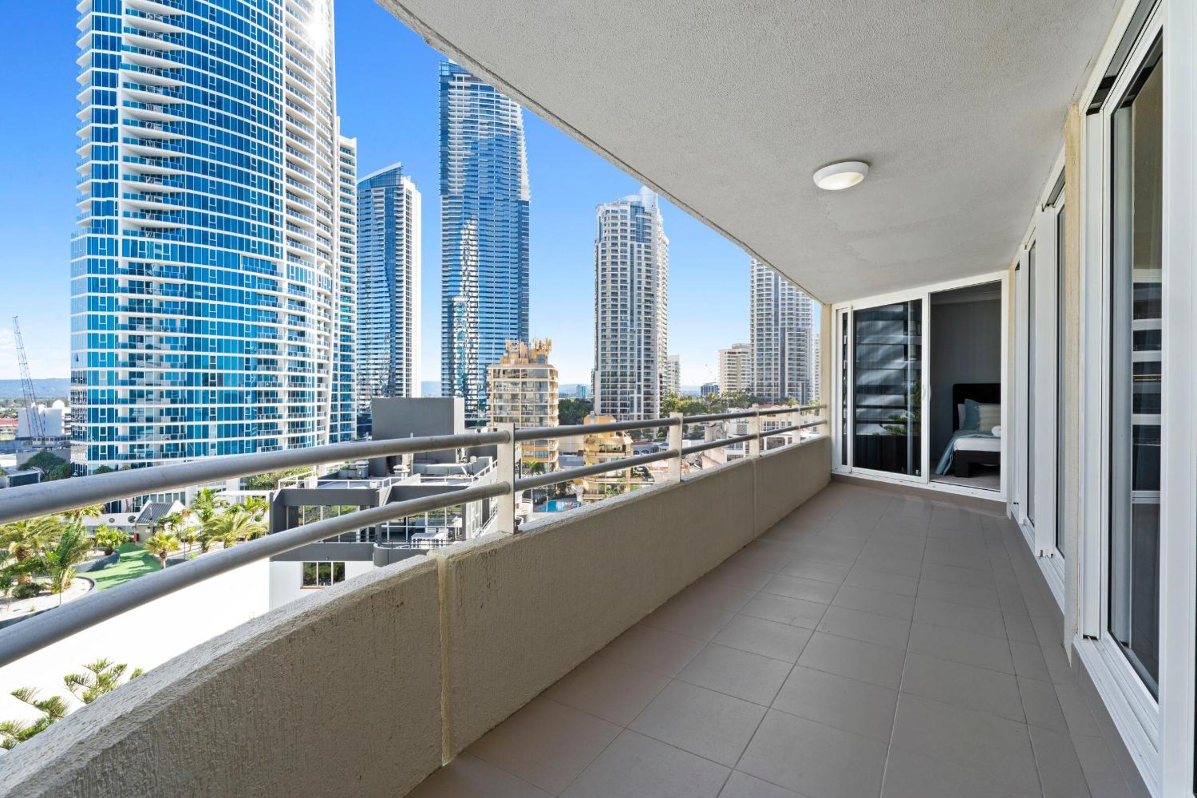 Zenith Apartments - Q Stay