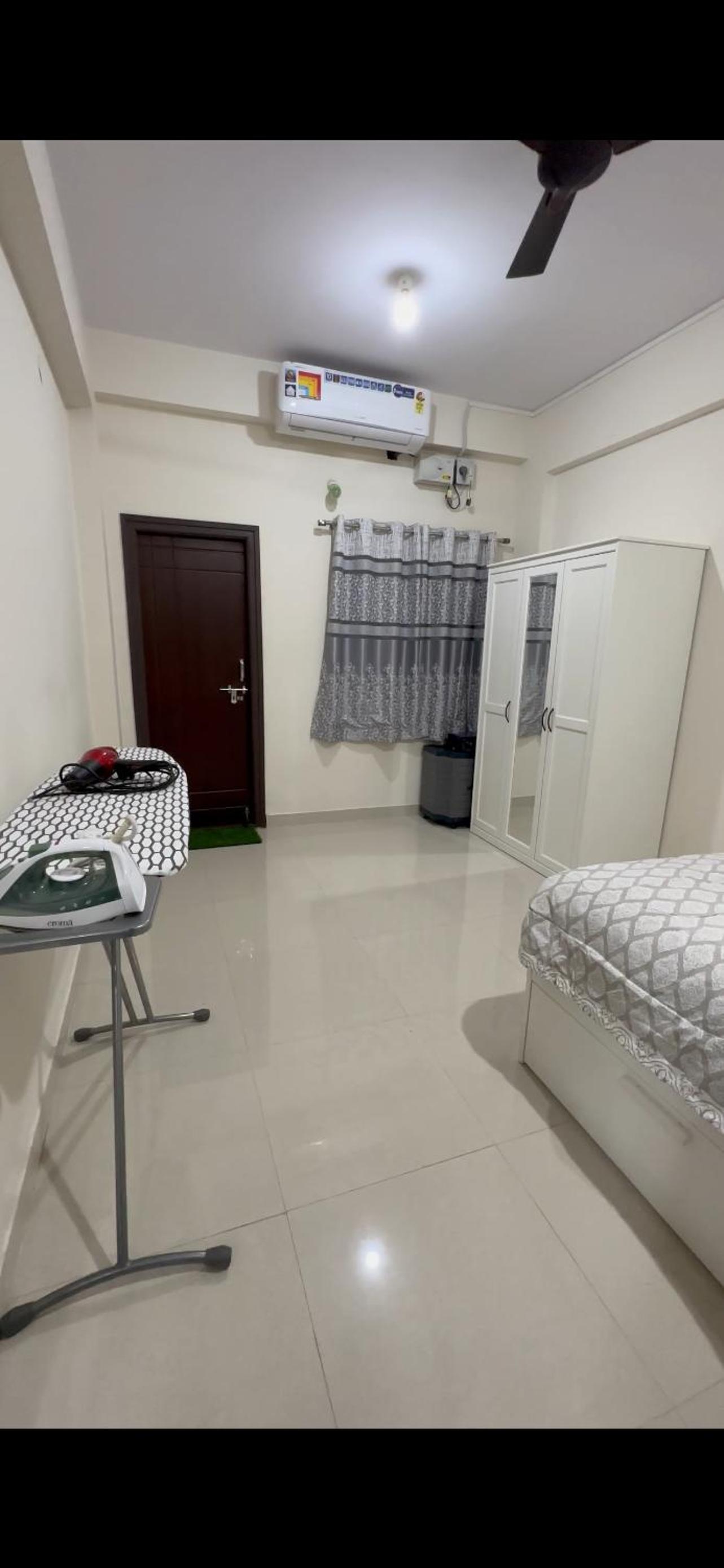 Elegant Central Apartment view 5