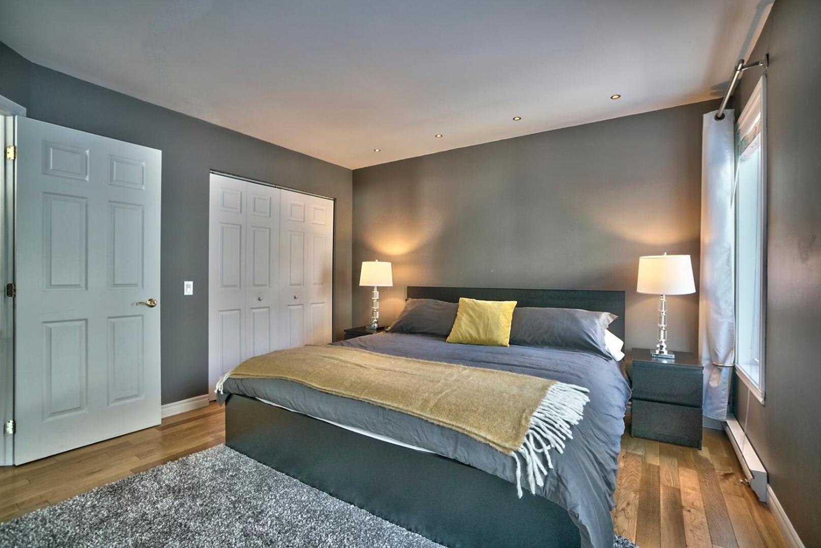 Dynamite 2-Bedroom House, Garage, Sleeps 6