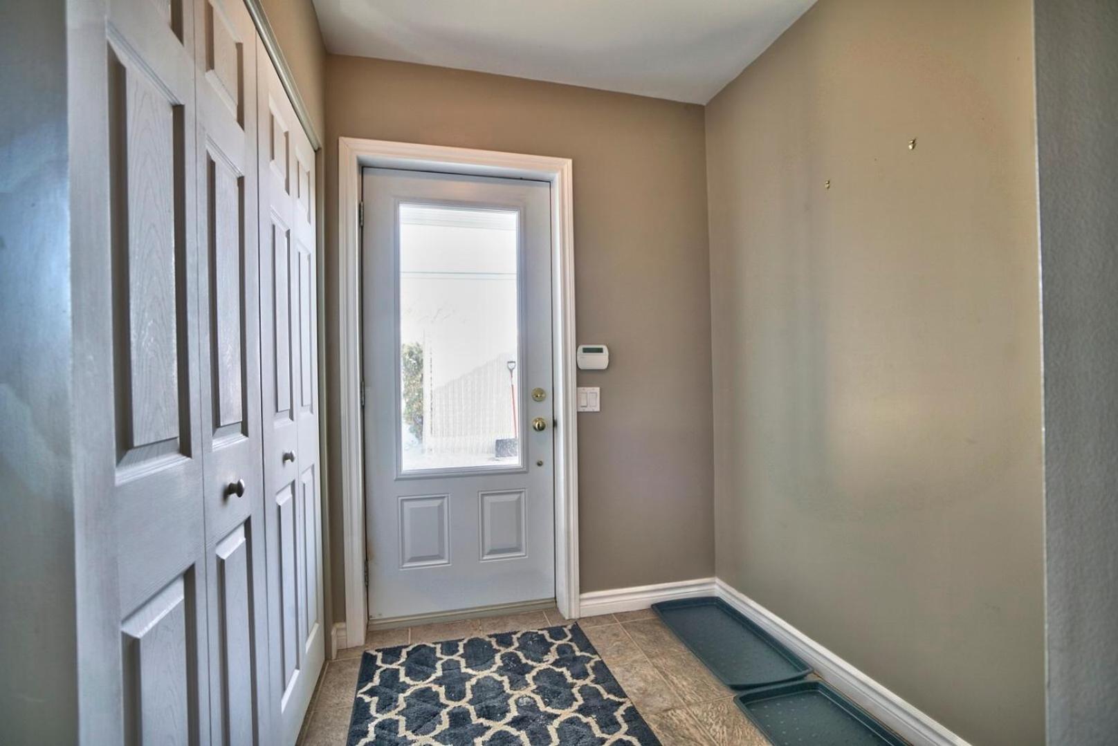 Dynamite 2-Bedroom House, Garage, Sleeps 6
