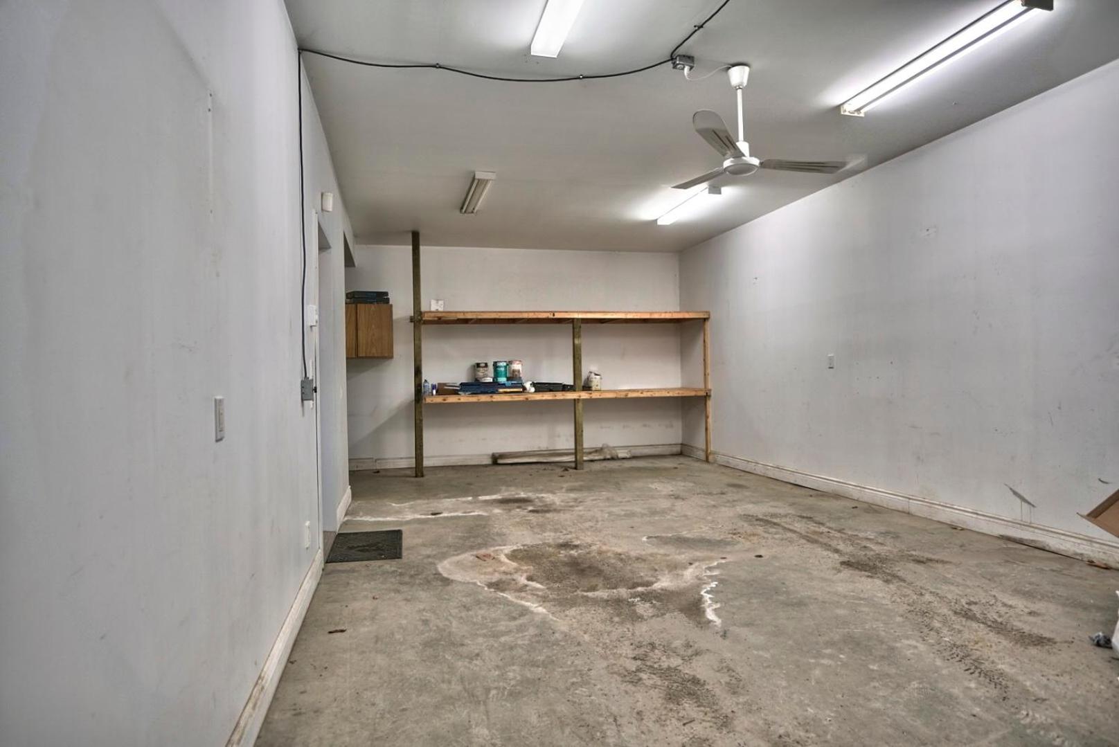 Dynamite 2-Bedroom House, Garage, Sleeps 6