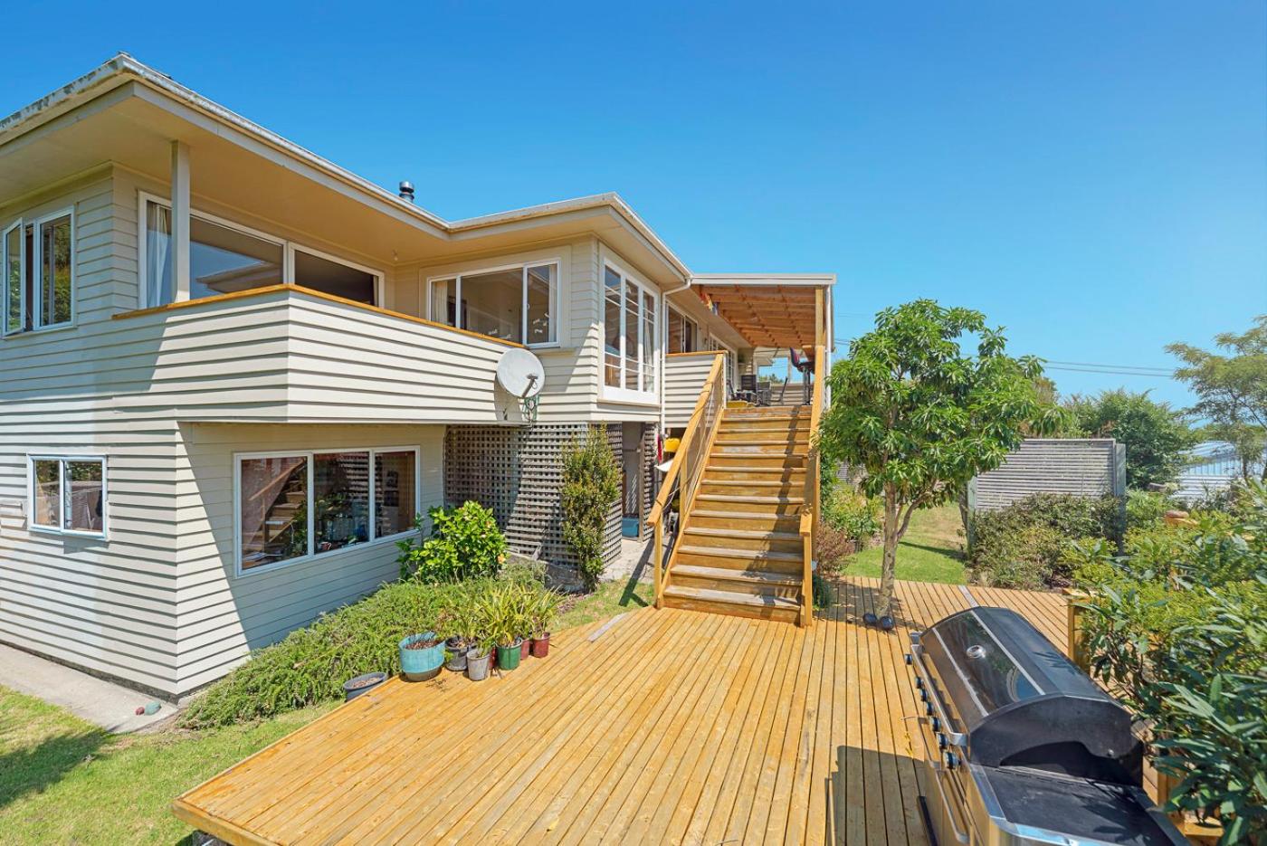 Tahuna Views - Spa Pool, Sea Views, Great for Kids view 2