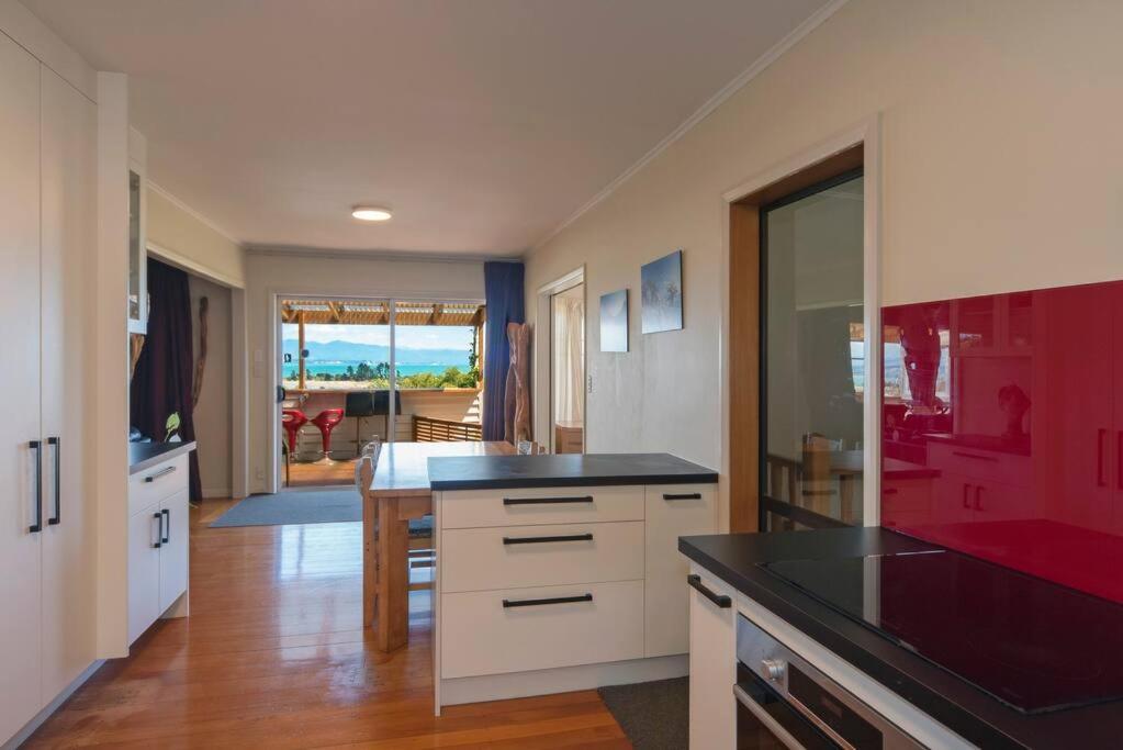 Tahuna Views - Spa Pool, Sea Views, Great for Kids view 4