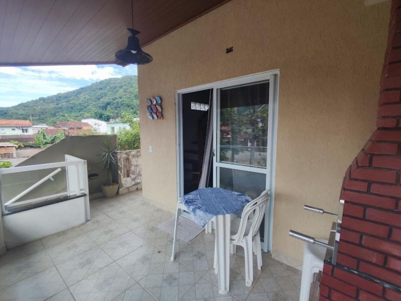 Casa localizada a 7 minutos da Praia Grande em Ubatuba