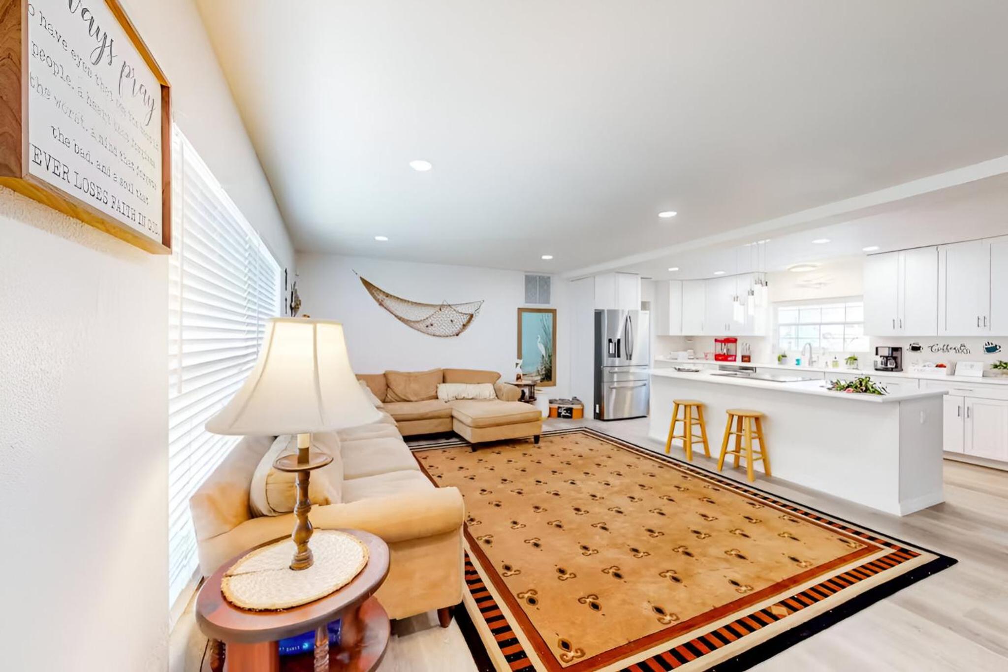 Spacious 4 bedroom 3 bath Clearwater Vacation House Cowboy Pool Fire Pit Games Close to Clearwater Beach Biking Trail Farmers Markets Harbor Health Spa Bay