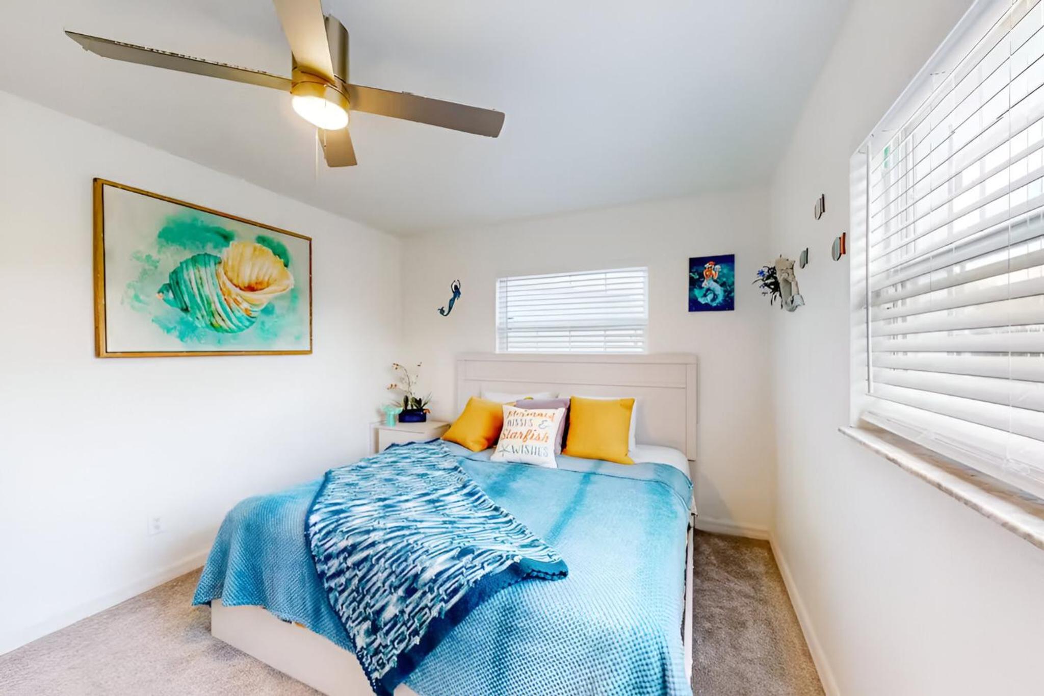 Spacious 4 bedroom 3 bath Clearwater Vacation House Cowboy Pool Fire Pit Games Close to Clearwater Beach Biking Trail Farmers Markets Harbor Health Spa Bay