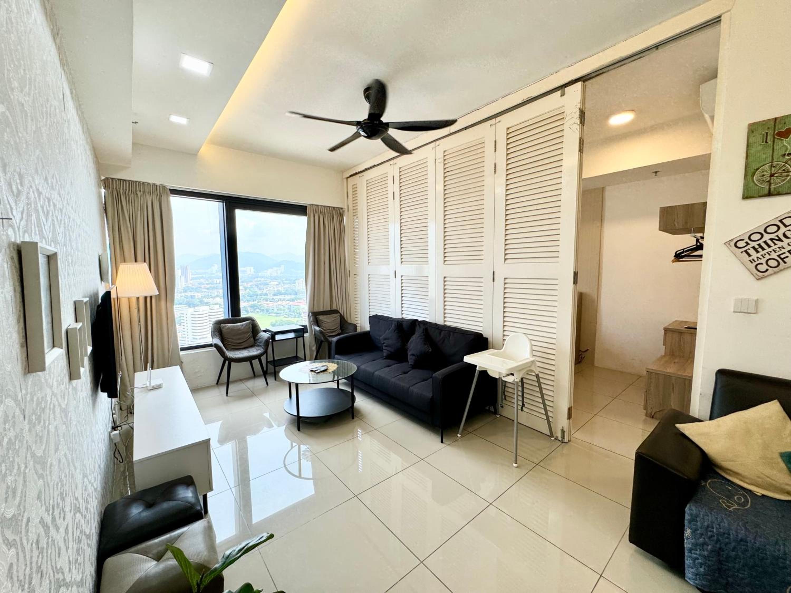 Tropicana 218 Macalister by CC photo 3