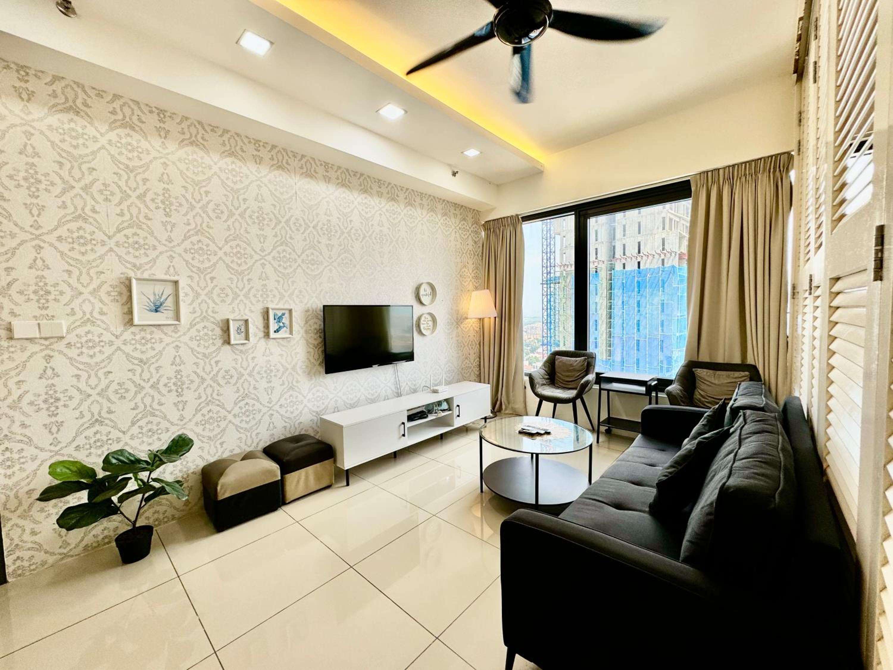 Tropicana 218 Macalister by CC photo 4