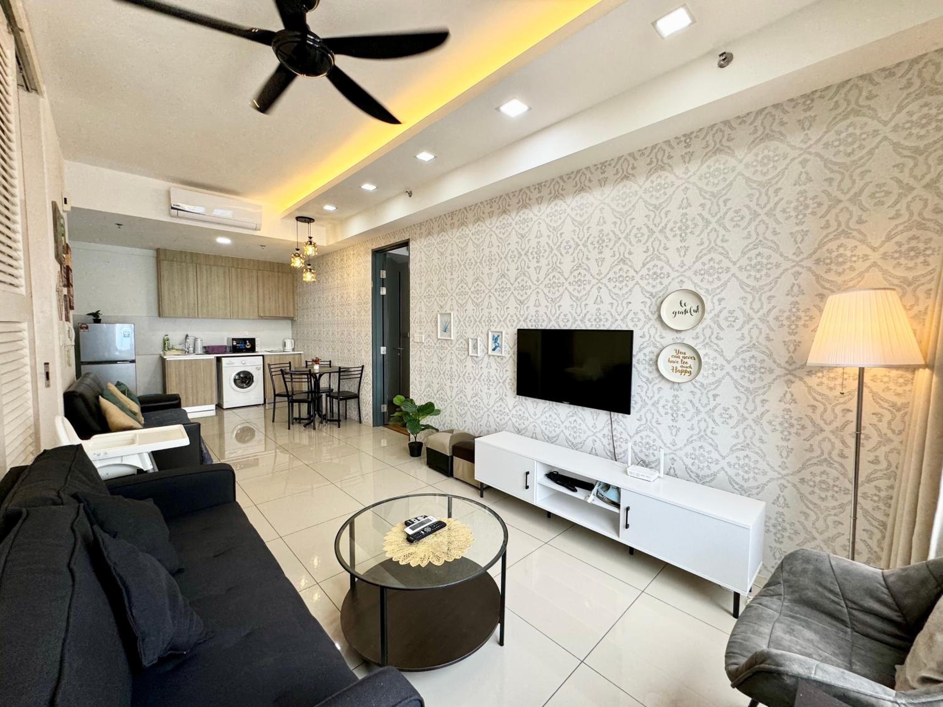 Tropicana 218 Macalister by CC photo 6
