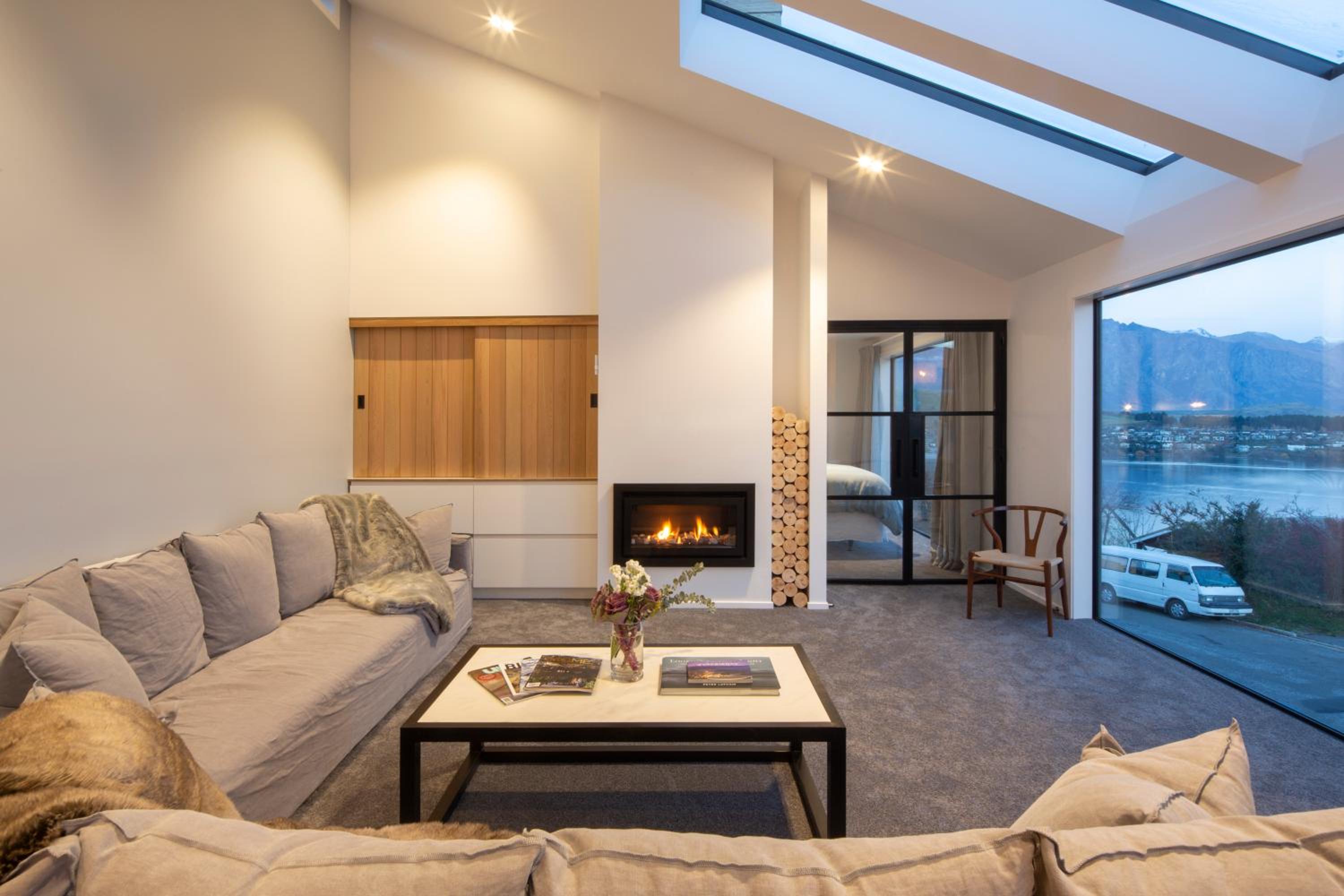 Tonic Lodge- Hot Tub- BBQ- Free Parking- AC view 5