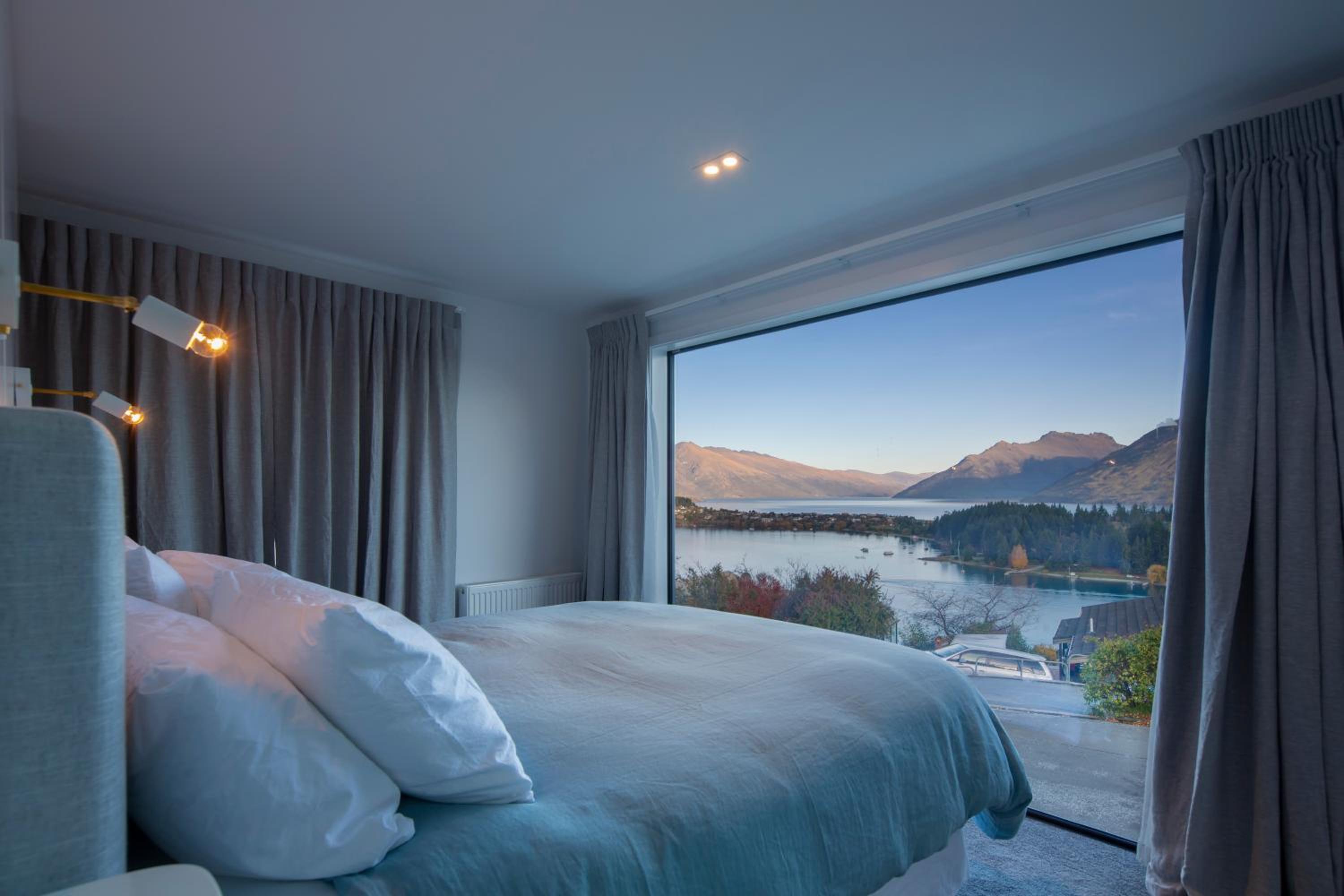 Tonic Lodge- Hot Tub- BBQ- Free Parking- AC view 4