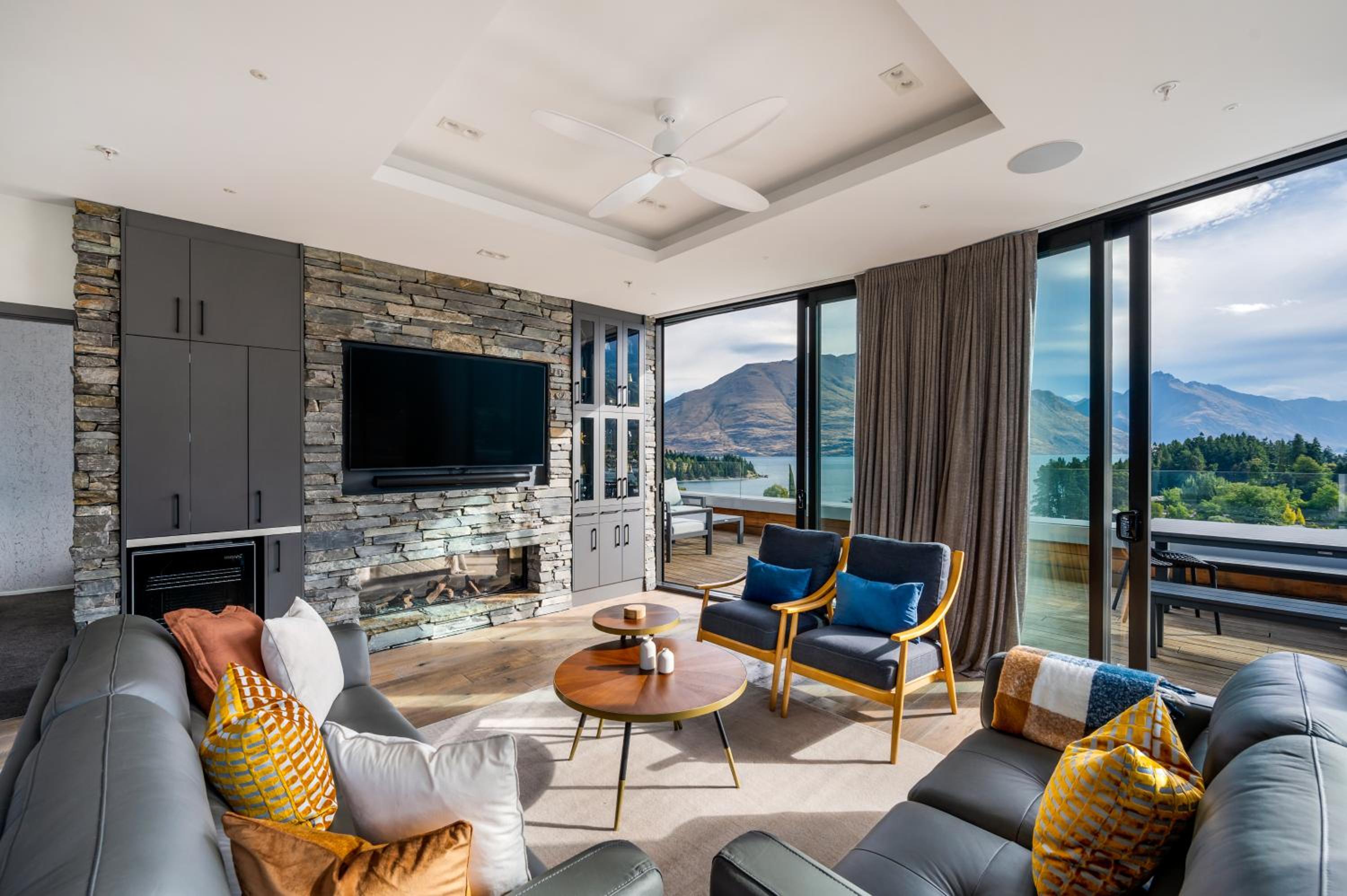 The Cove Penthouse- Lake Views- Free Parking- AC- BBQ view 5