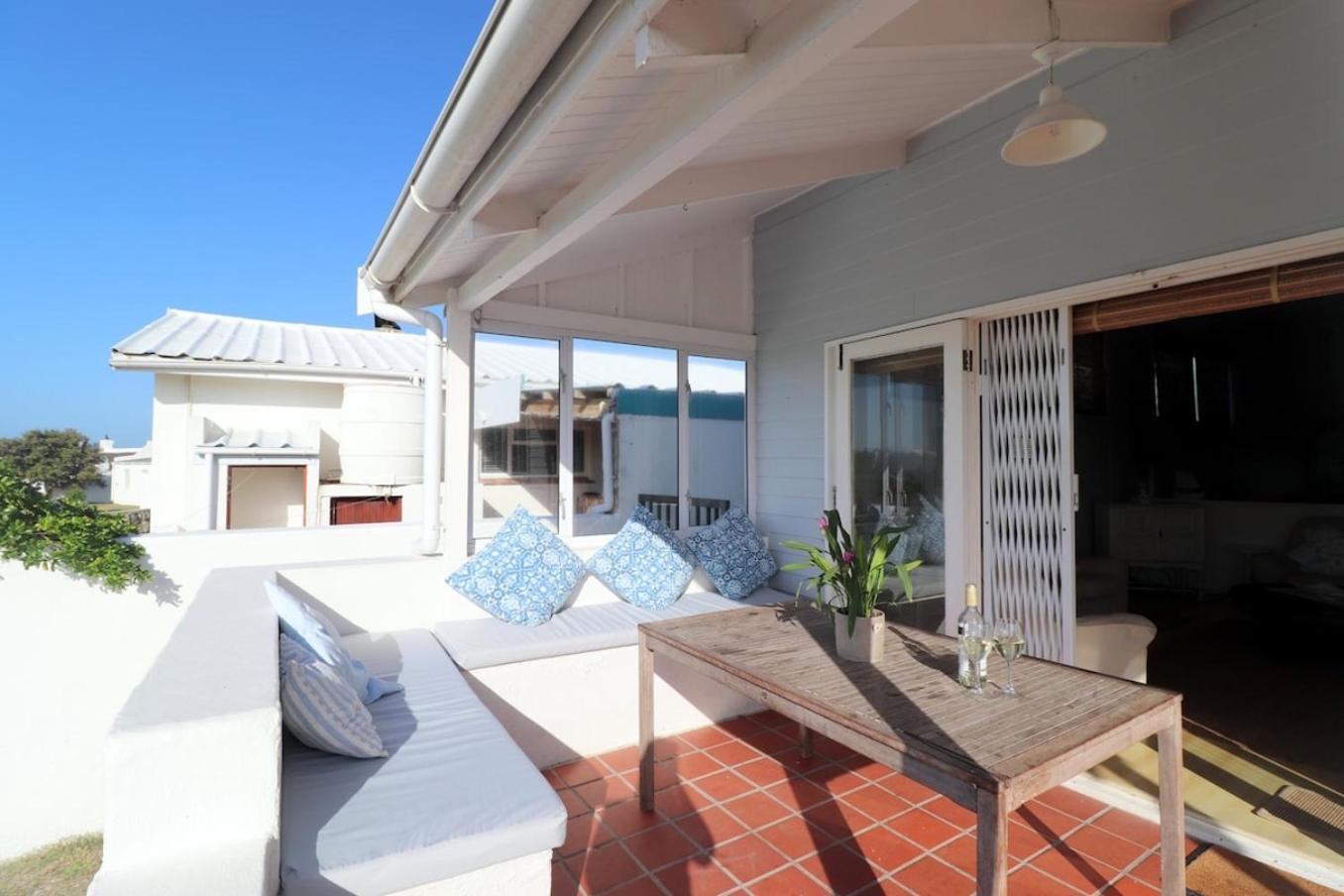 Arniston Holiday Cottage view 2