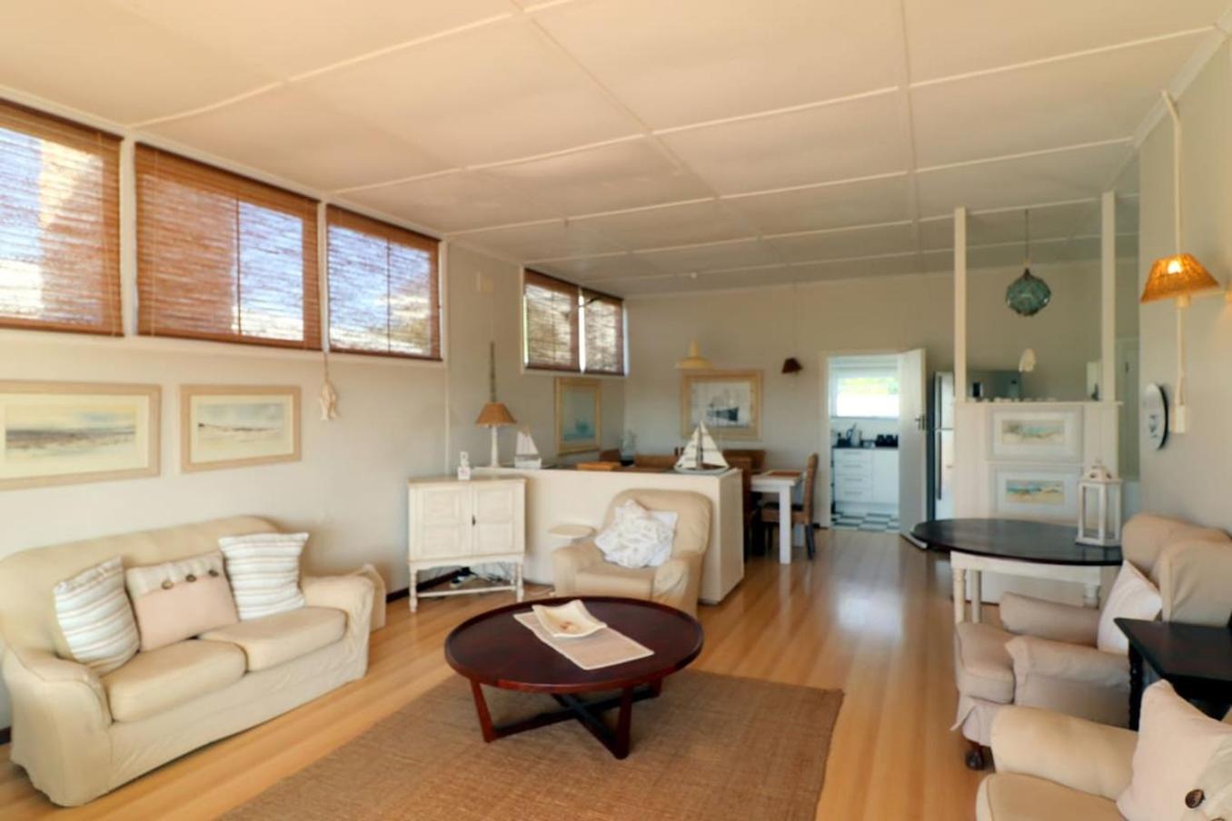 Arniston Holiday Cottage view 3