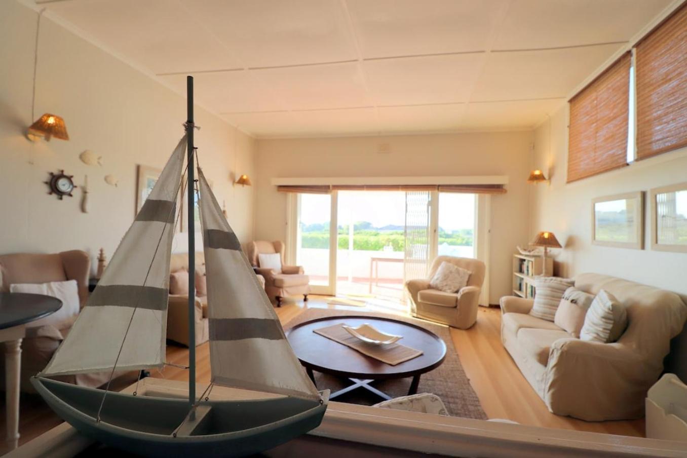 Arniston Holiday Cottage view 5