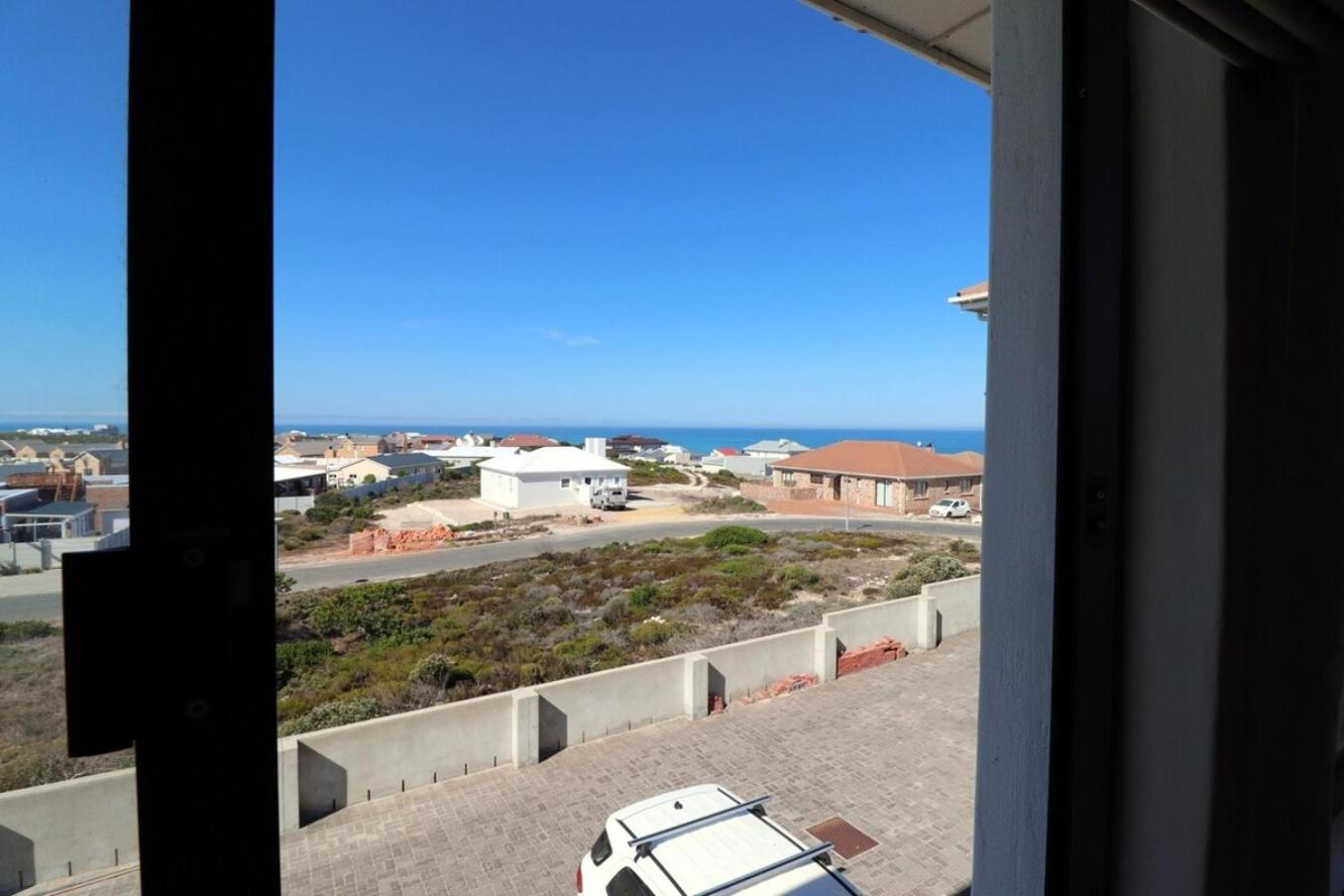 Kitta in Struisbaai view 3