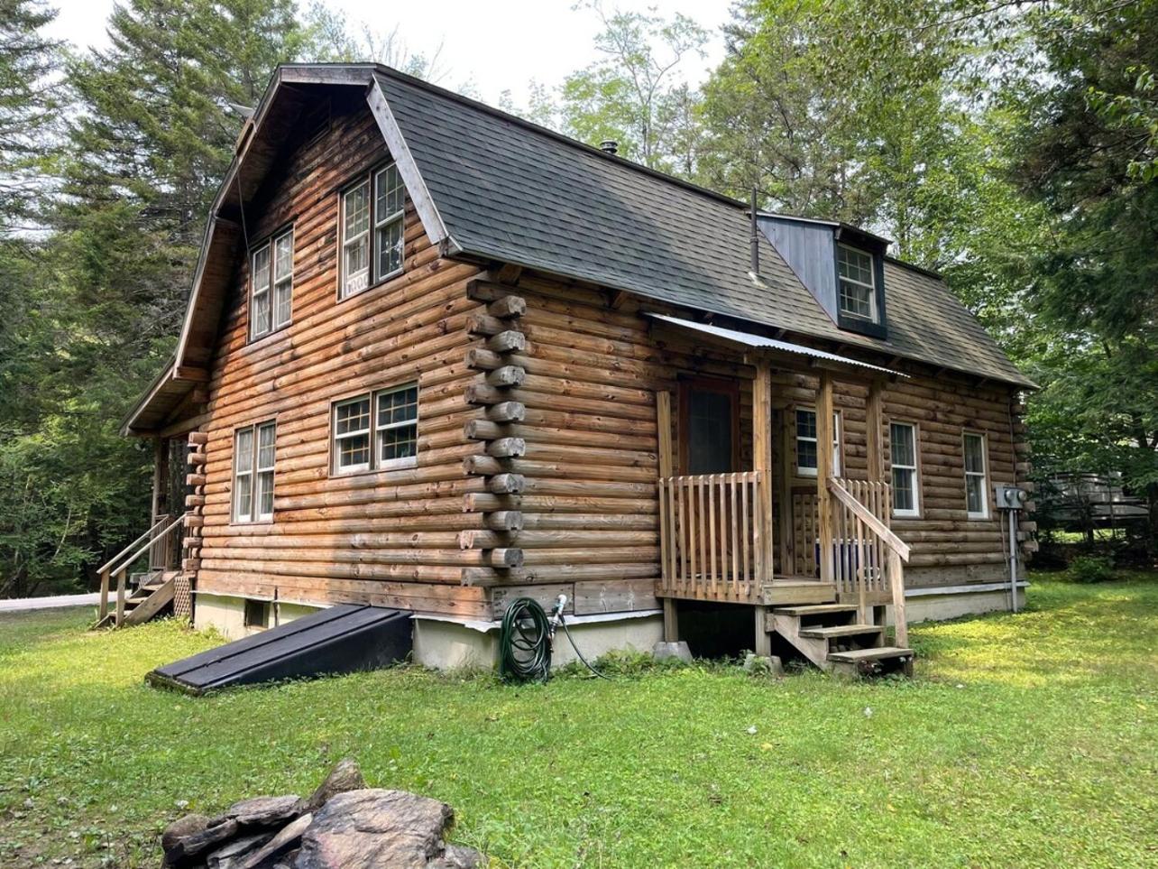 Cozy Log Cabin - Dog Friendly view 2