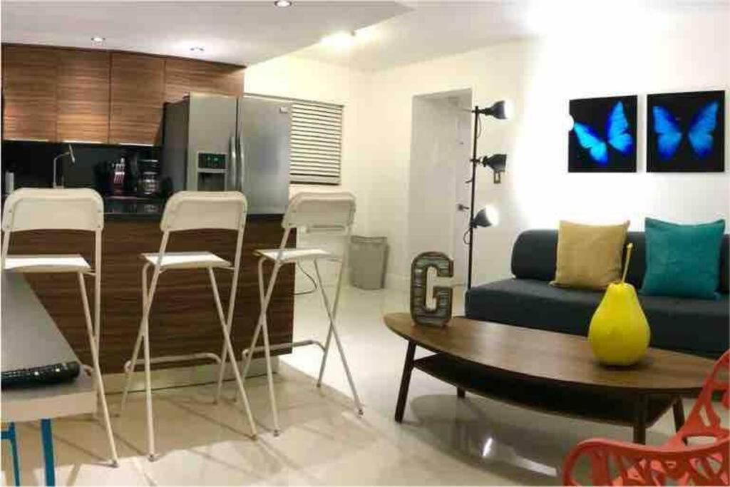 GroveO6 10 minutes from the Beach