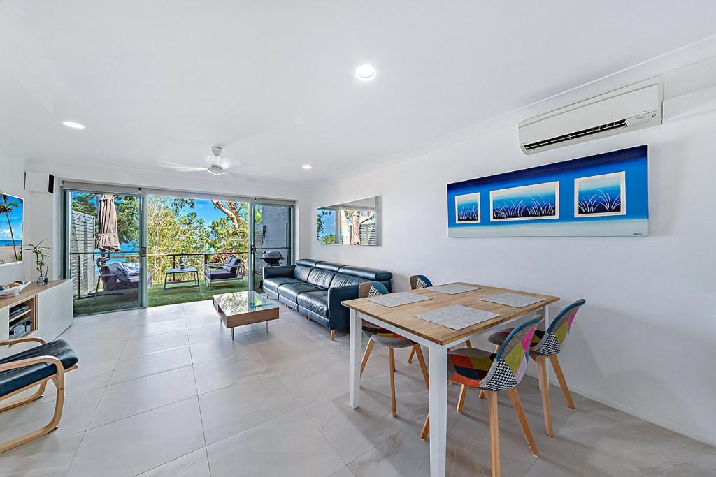 Sunset Waters 16 on Hamilton Island by HamoRent