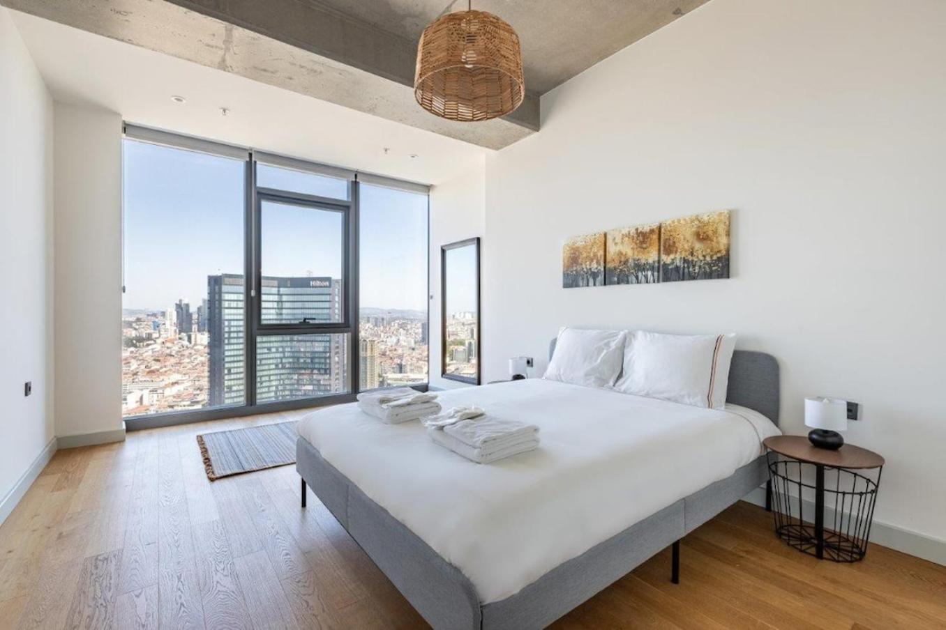 Beautiful Bright Deluxe 1BD Condo PoolViews! #311
