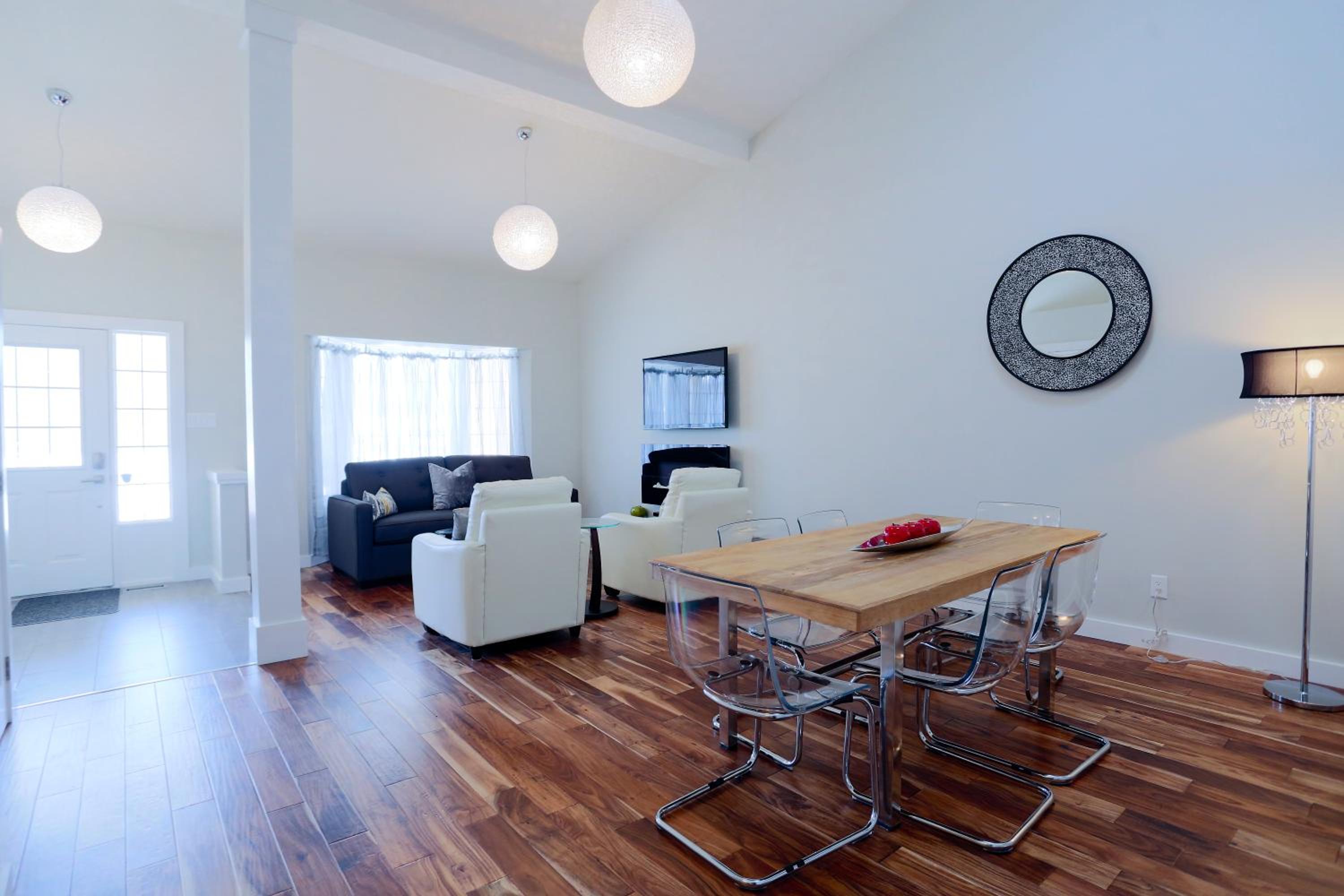 Kitchener Vacations - Boardwalk Homes - Vacation Homes  Executive Suites - Property Image 40