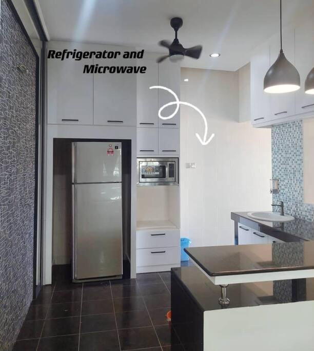 Luxurious Villa w/ Swimming pool, BBQ, Smart TV photo 6