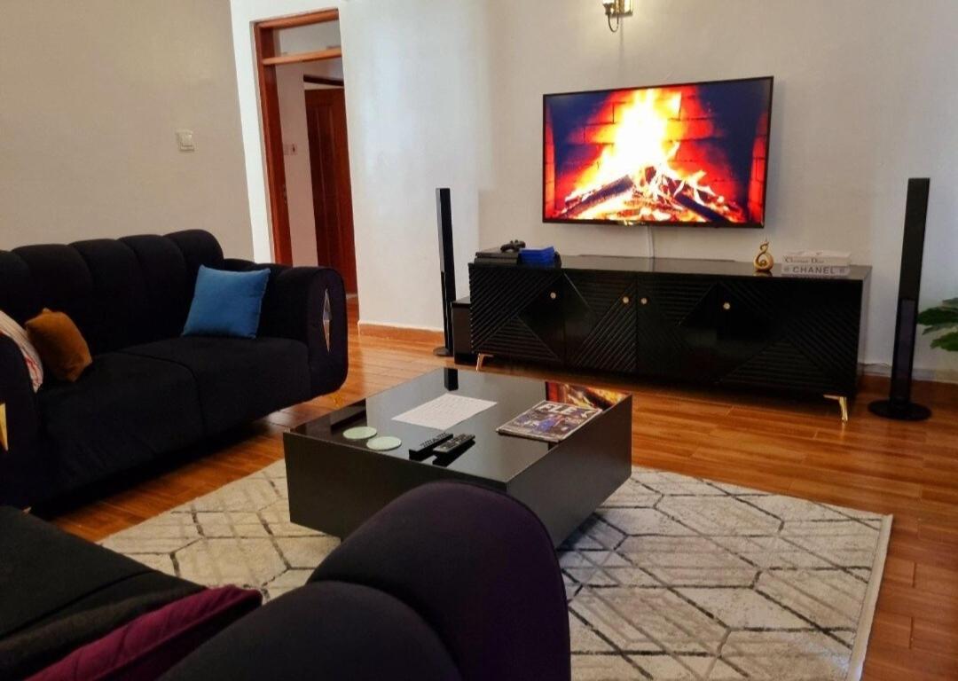 Rossyln Home close to Village Market, UN and Two Rivers Mall