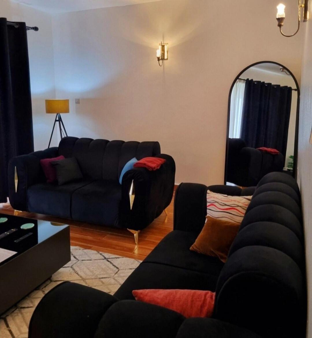 Rossyln Home close to Village Market, UN and Two Rivers Mall