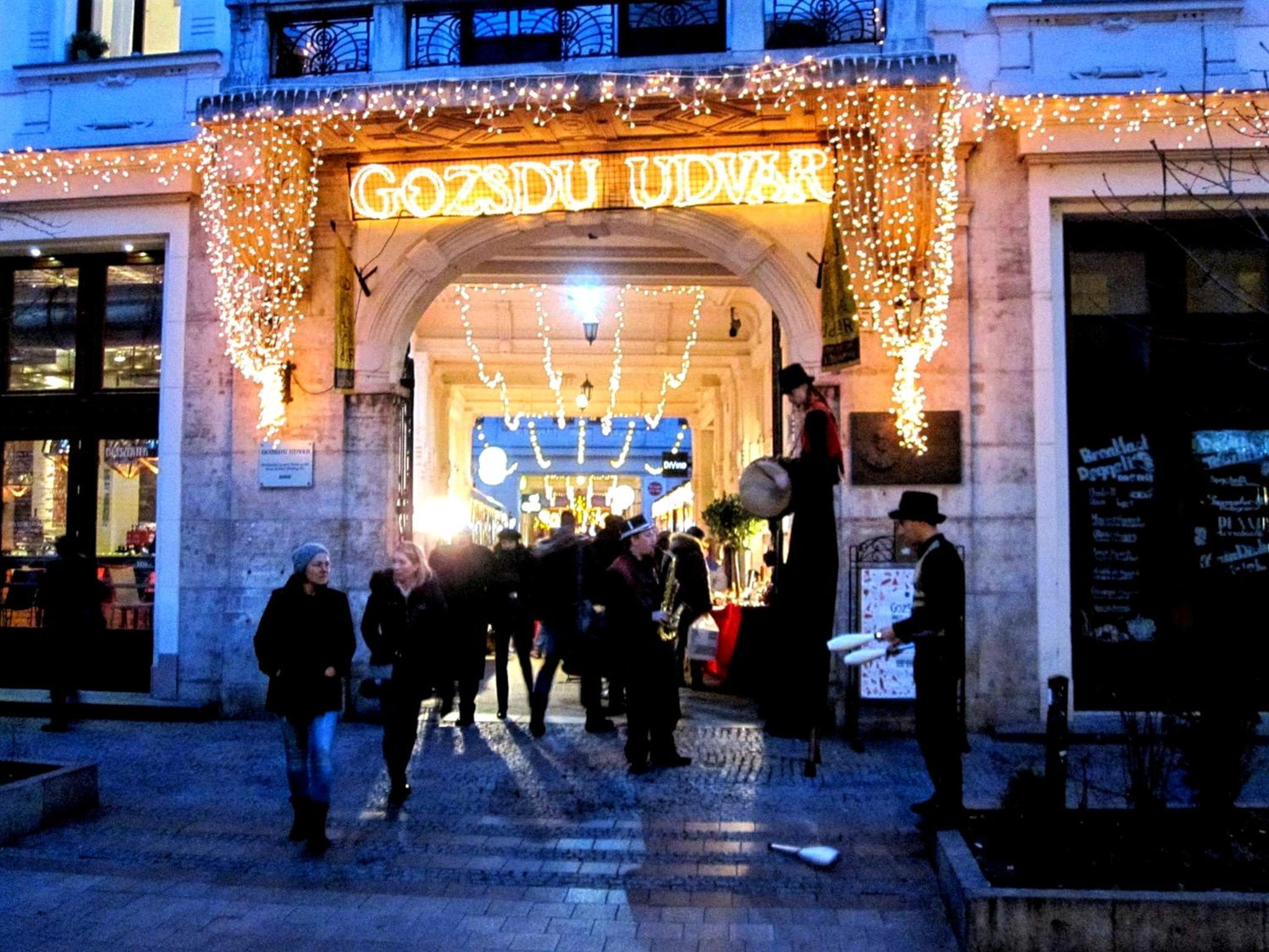 Gozsdu Apartment