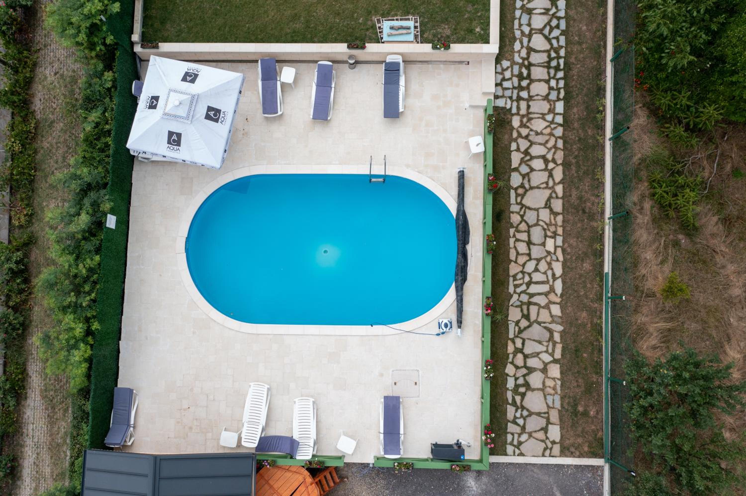 Casa Senik Monteoru Piscina ,Jacuzzi Sauna, Ciubar view 5