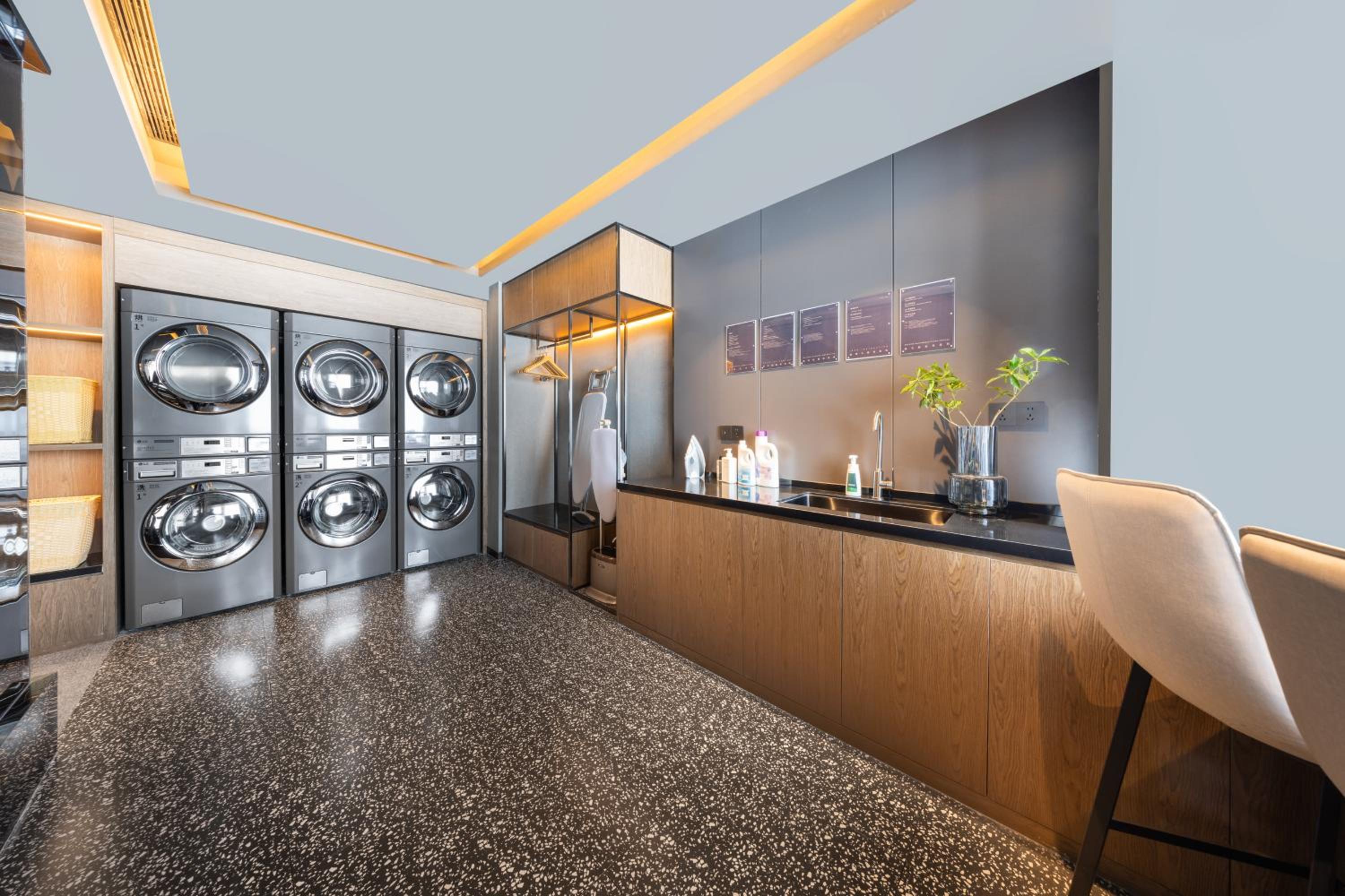 Atour Hotel Jinan Shandong International Convention and Exhibition Center Ikea