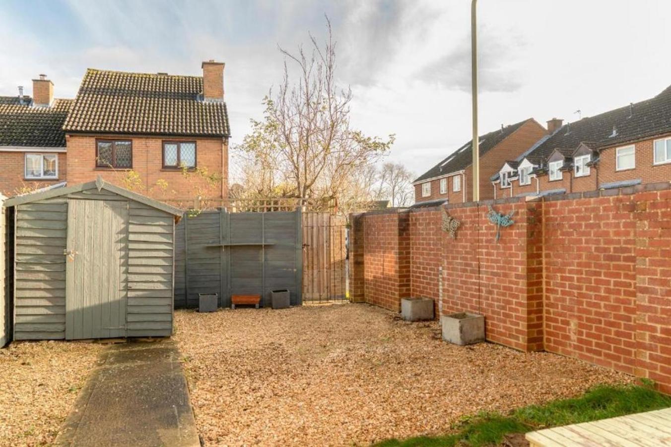 Stylish 2 BR Parking 7 mins Oxford 14 Bicester view 3