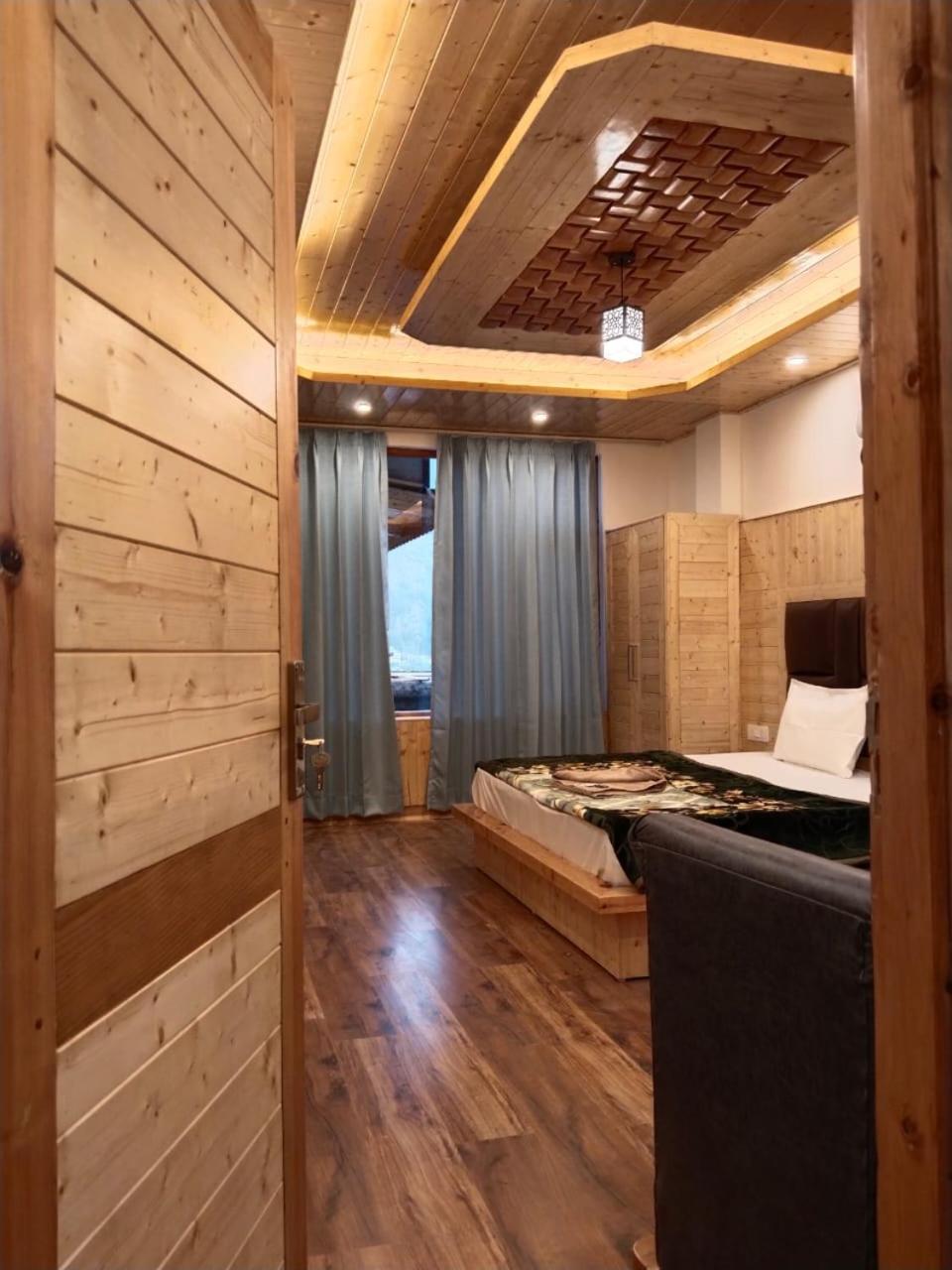 Photo 7