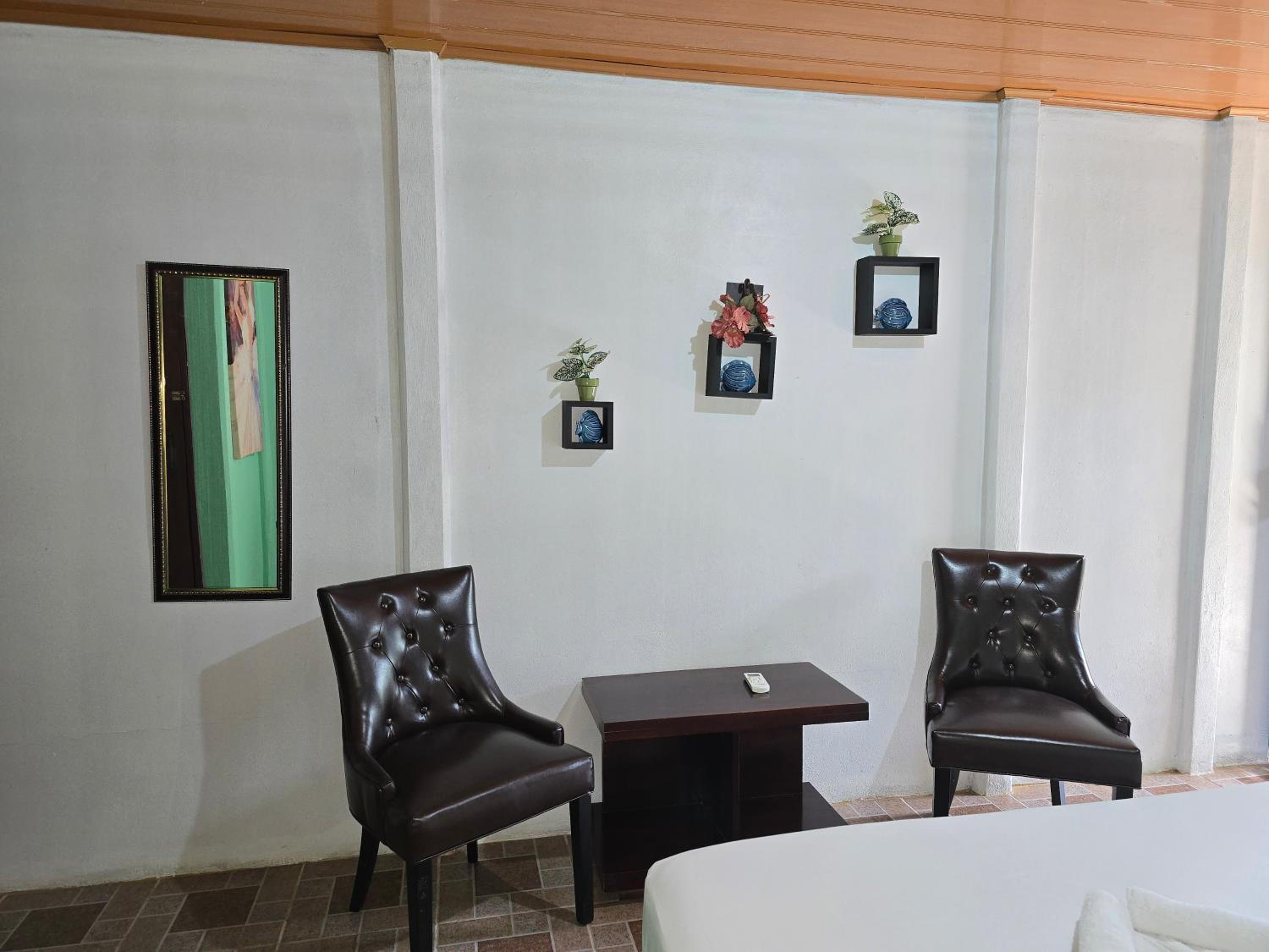 Tortuguero Hill Rooms