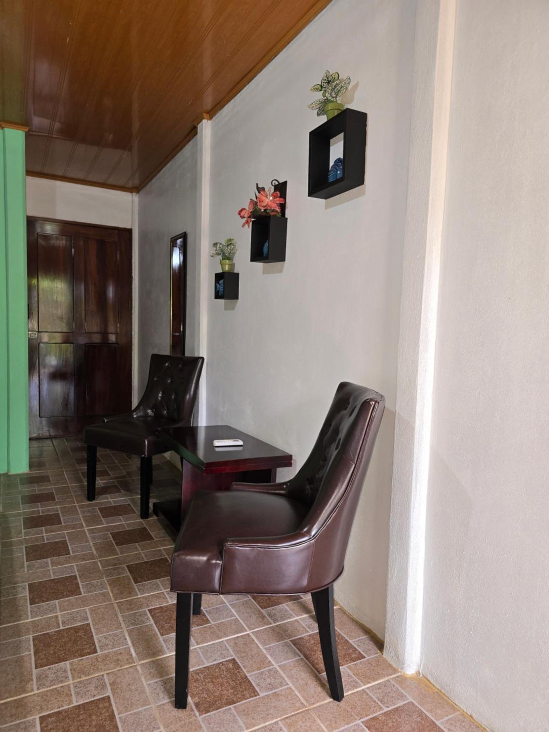 Tortuguero Hill Rooms