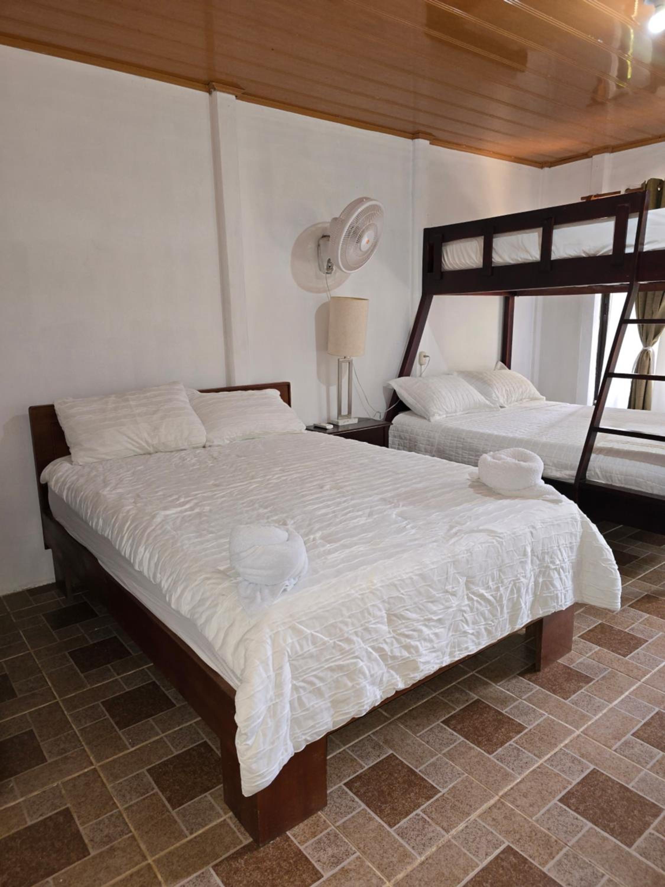 Tortuguero Hill Rooms