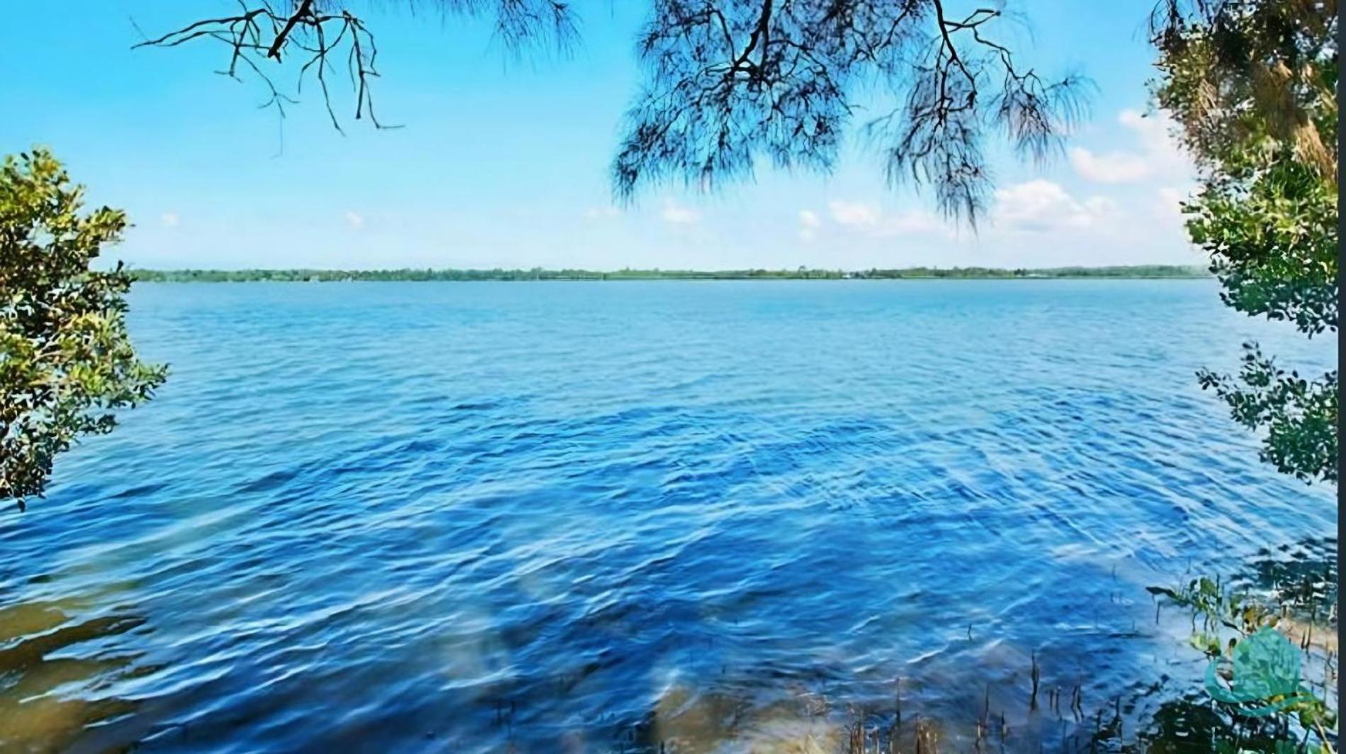 Acres on the Lake - your private retreat