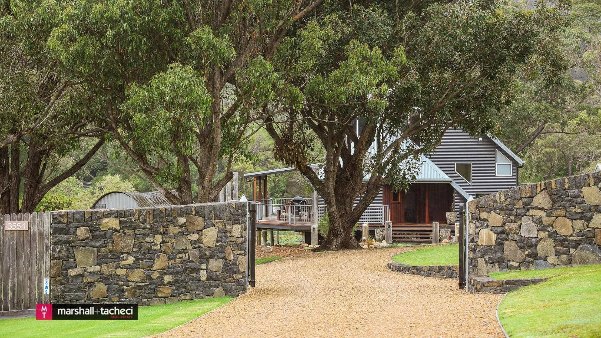 Baraga Sanctuary holiday house, Bermagui Barragga Bay Linen & Wifi Provided