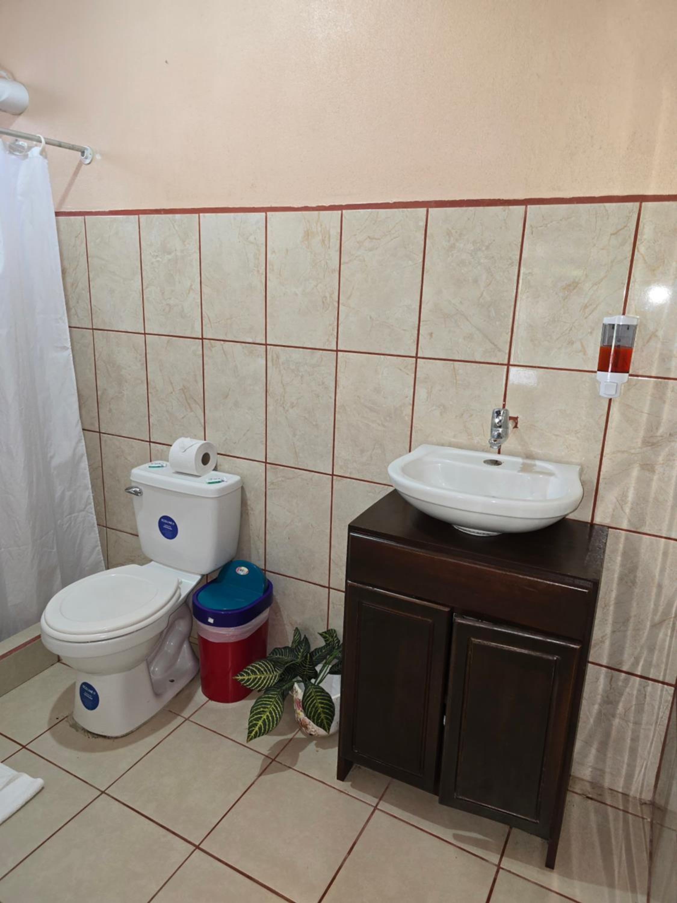 Tortuguero Hill Rooms