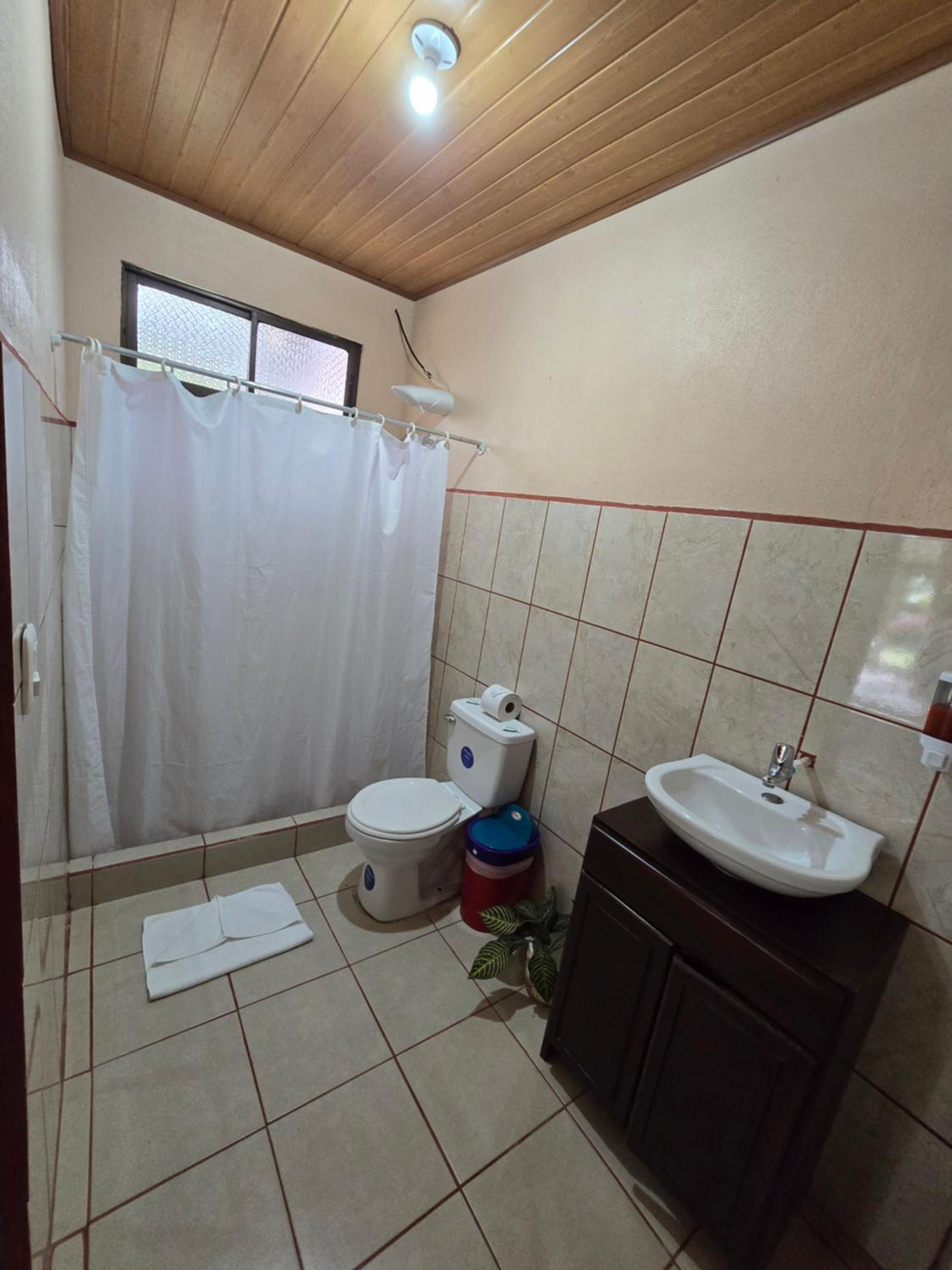 Tortuguero Hill Rooms