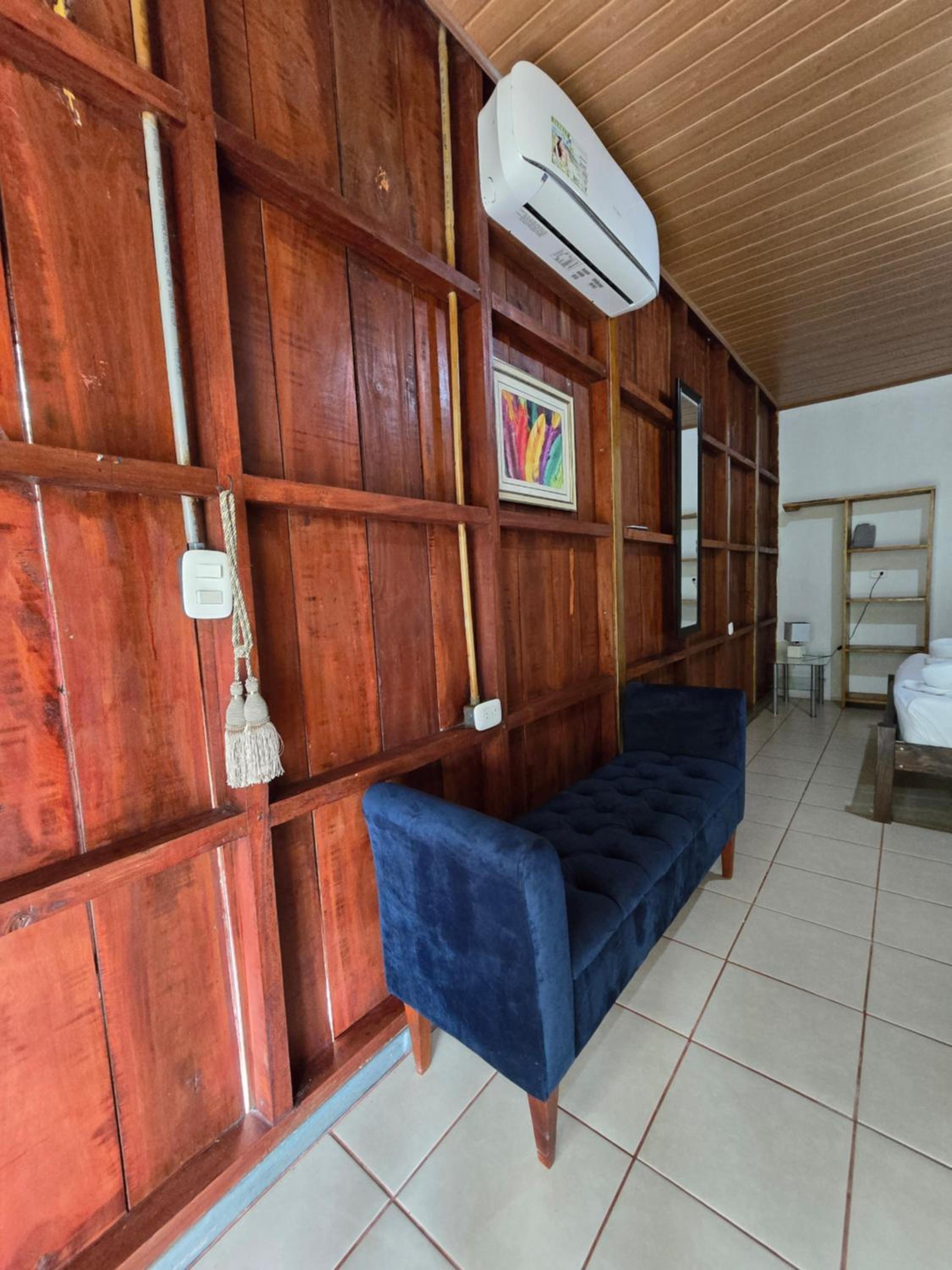 Tortuguero Hill Rooms