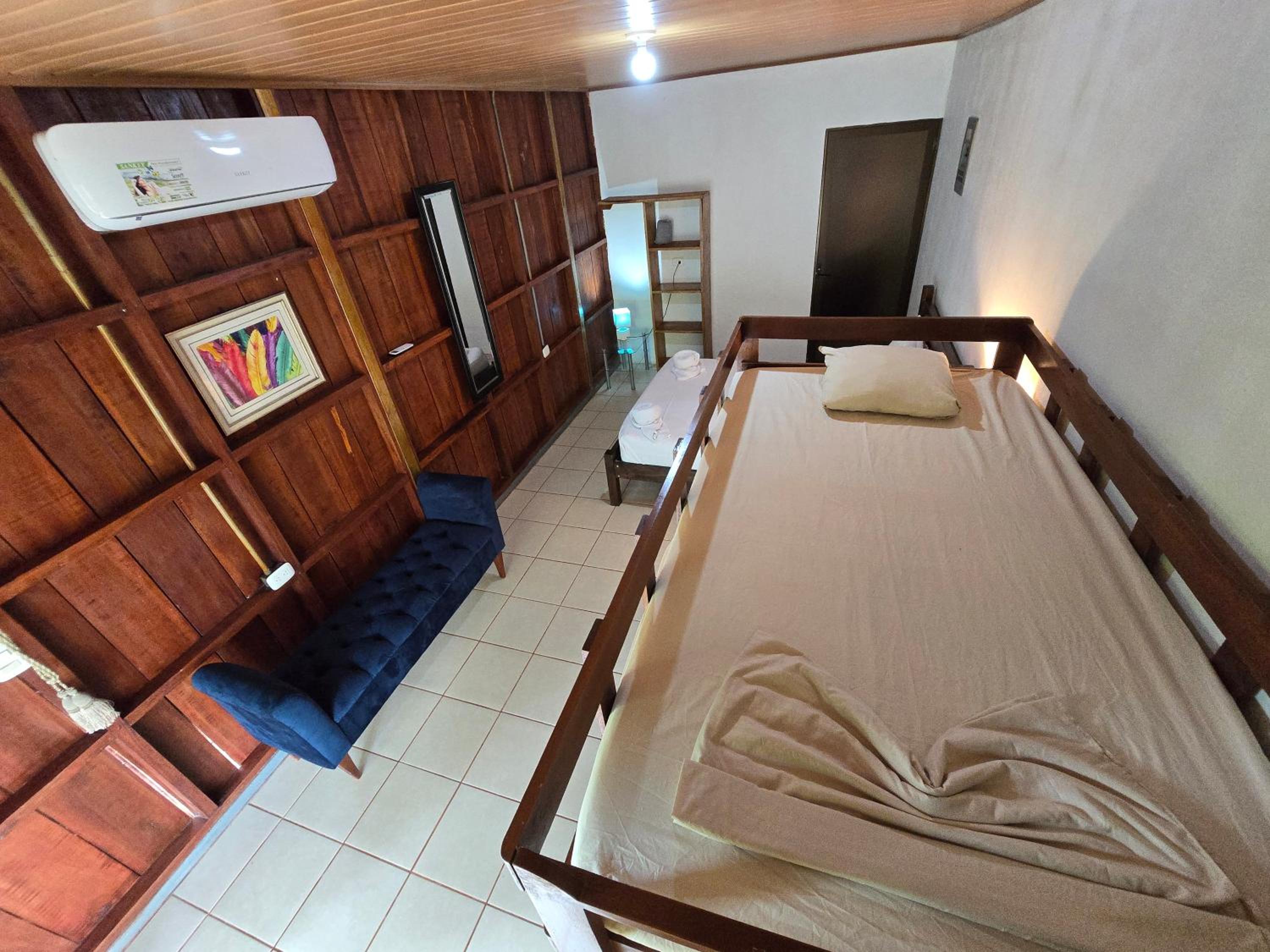 Tortuguero Hill Rooms
