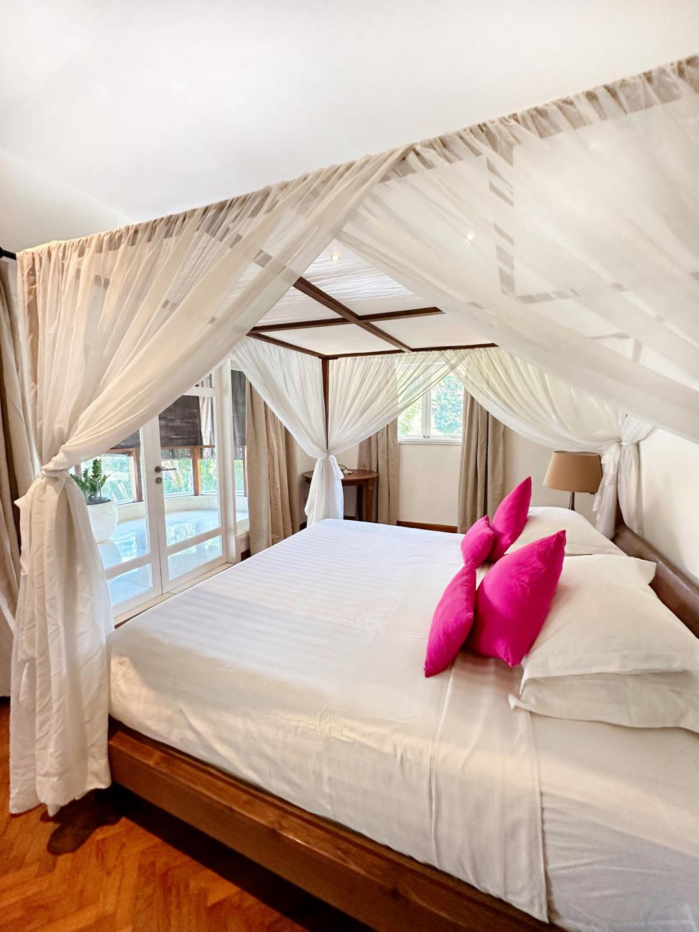 Villa in Umalas, 4BDR Pool & Spa view 2