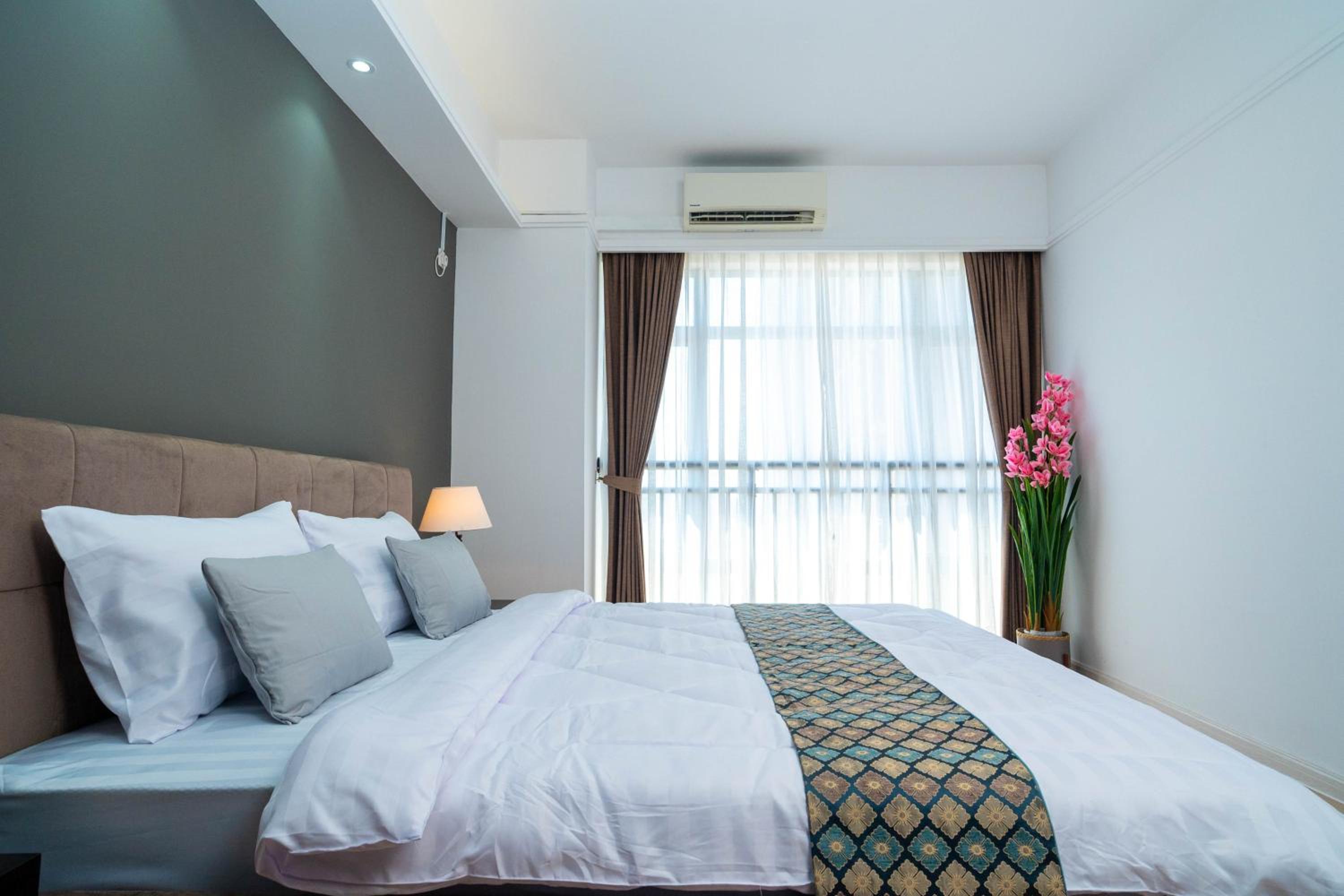 EAST VIEW RESIDENCES Building Tower B#Amazing view! access Phnom Penh! Max 2-4ppl view 4