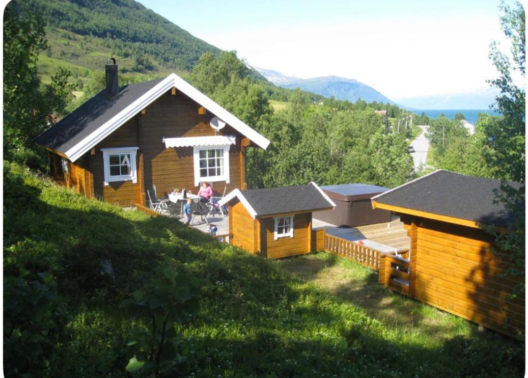 Hytte mellom Lyngen og Dividalen