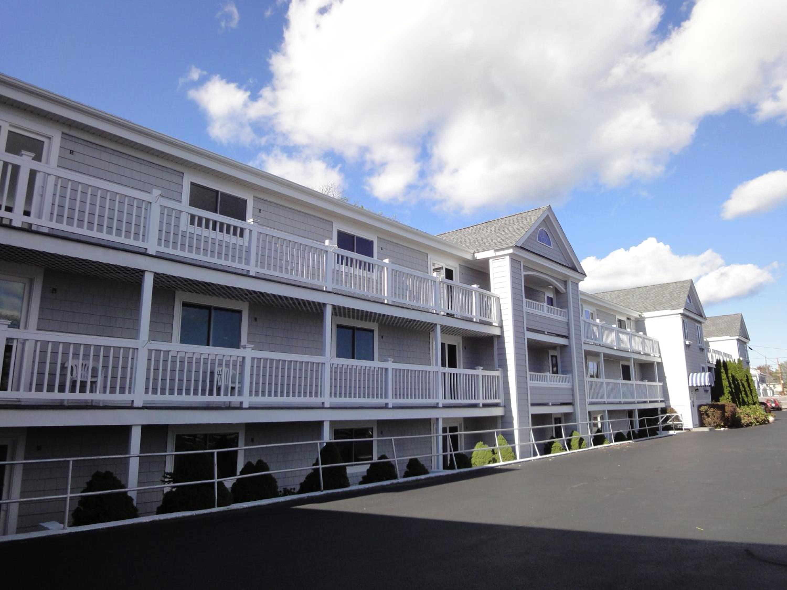 Hyannis Travel Inn view 4