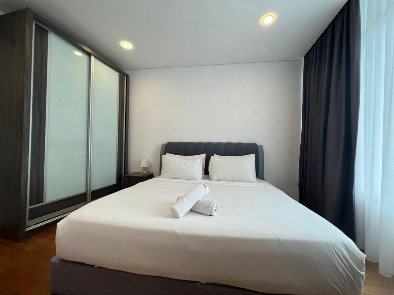 Vortex suites KL tower view& KL118 view
