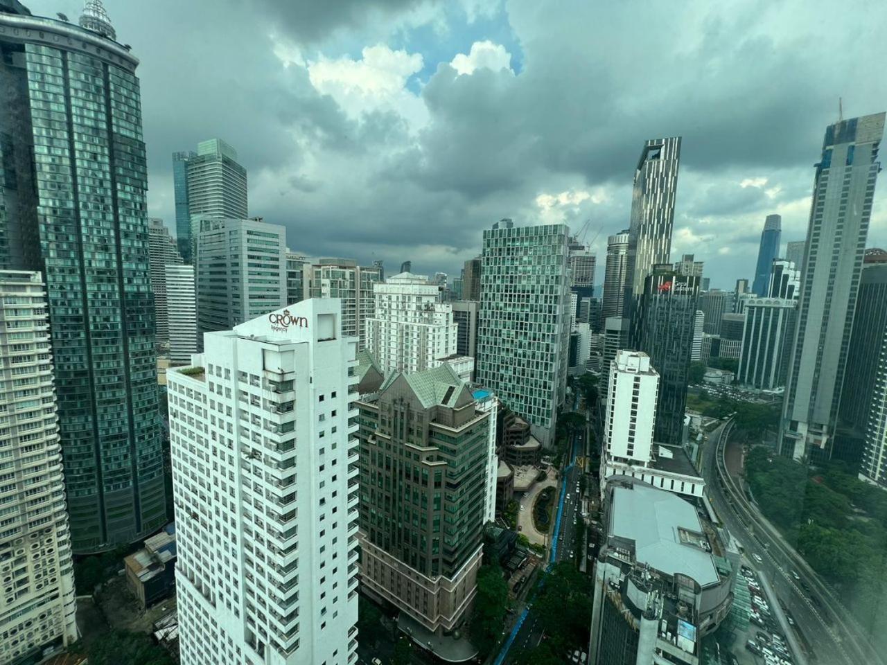Vortex suites KL tower view& KL118 view