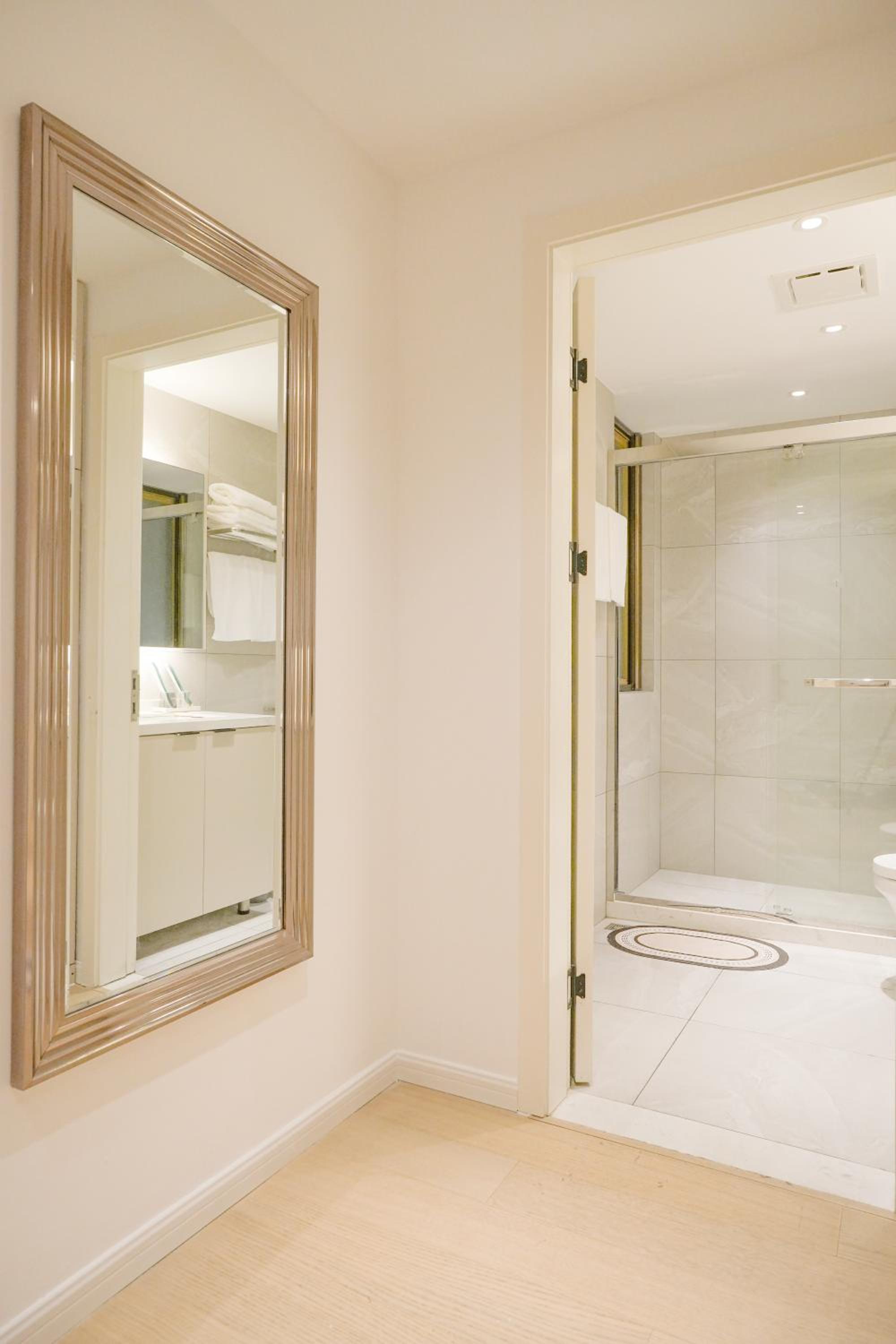 Shanghai Sunshine House - family friendly suite - near the Bund & Yu Garden
